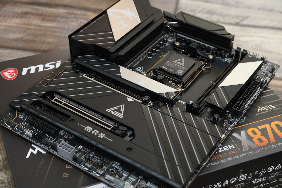 ศึกเมนบอร์ด AMD AM5 สายโหด: X870E UNIFY-X MAX ปะทะ MAG X870 Tomahawk WiFi