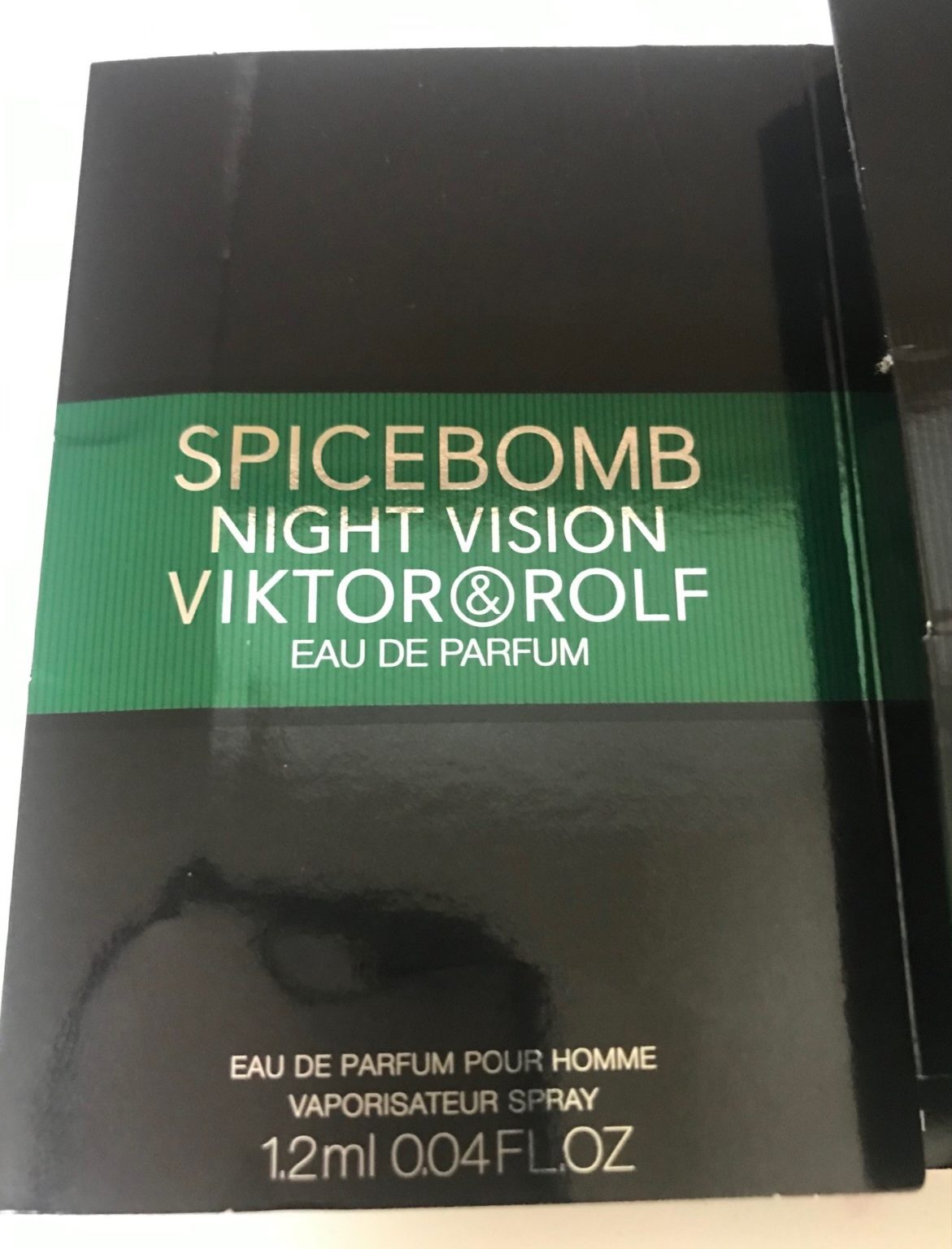 Spicebomb Infrared vs Night Vision: เลือกน้ำหอมเข้มข้นยามค่ำคืนให้ตรงสไตล์คุณ