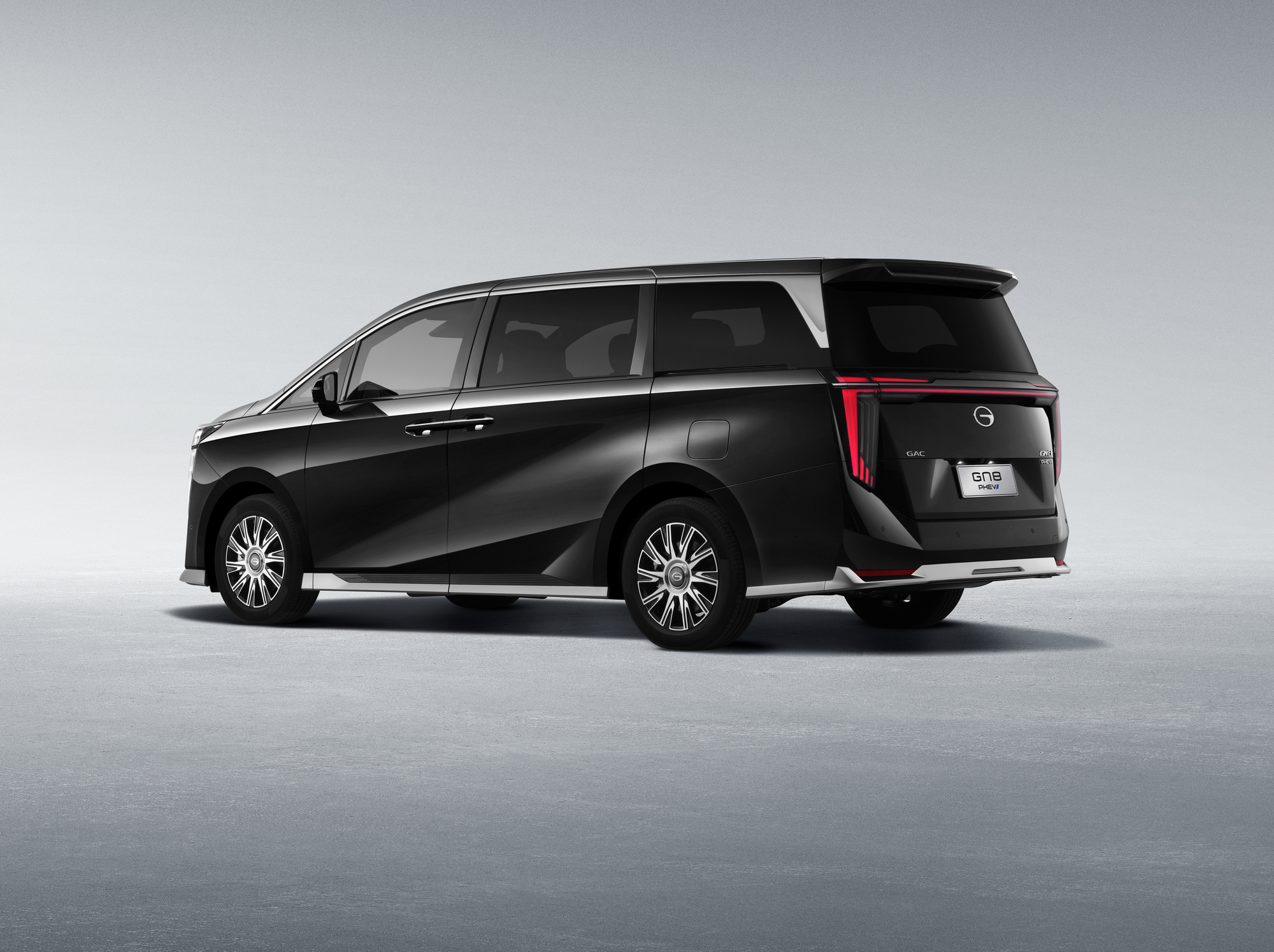 GAC GN8 PHEV รถ MPV ปลั๊กอินไฮบริดพรีเมียม ทางเลือกใหม่ของผู้บริหาร