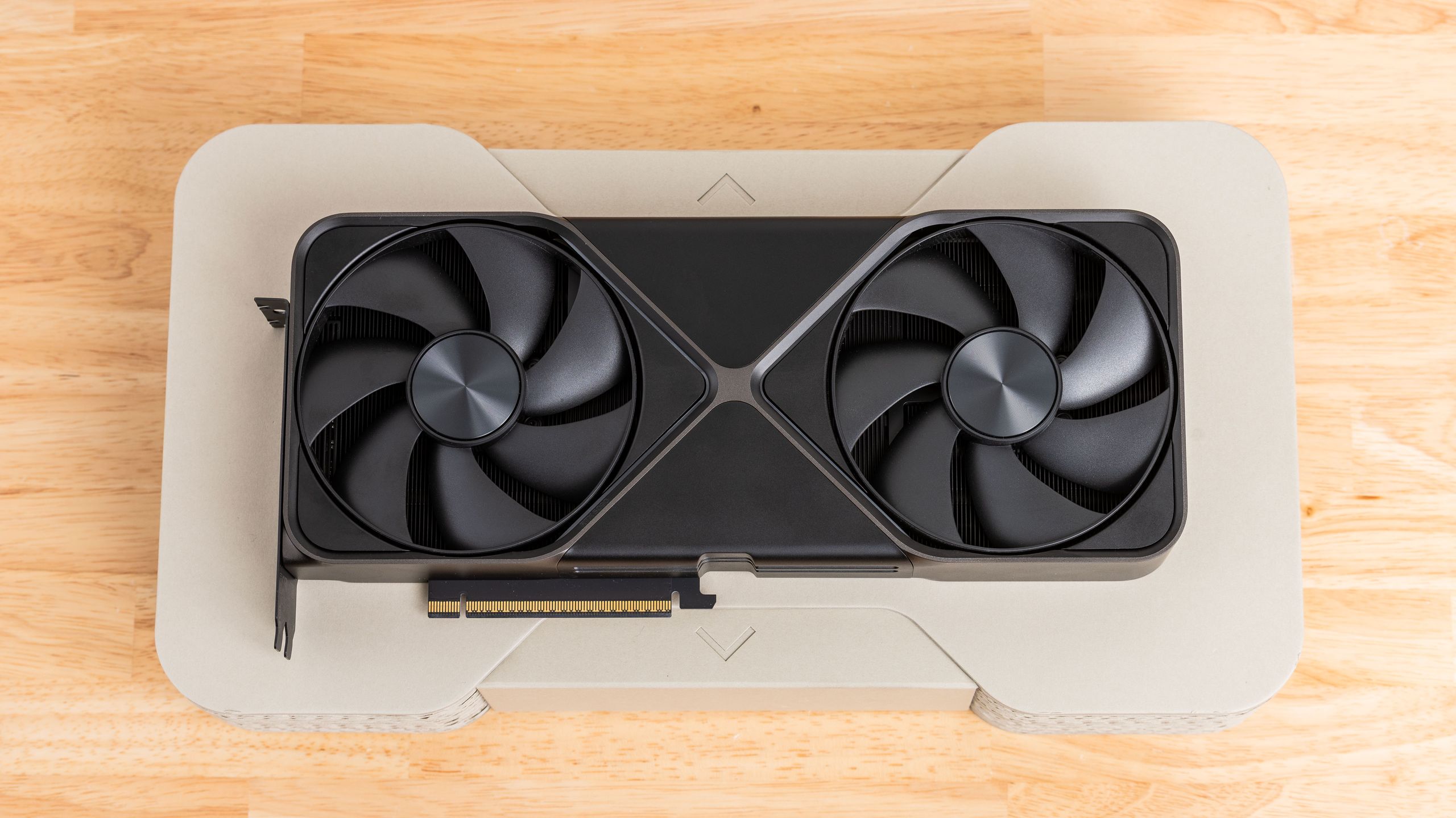 RTX 5090 ราคาแรงพร้อมยกเลิกออเดอร์: สัญญาณเตือนสายประกอบพีซี