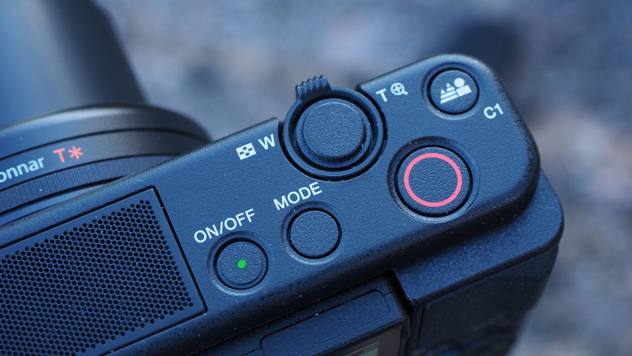 Sony ZV-1F vs ZV-E10 เลือกกล้อง vlogging ขนาดเล็กตัวไหนดีสำหรับมือใหม่