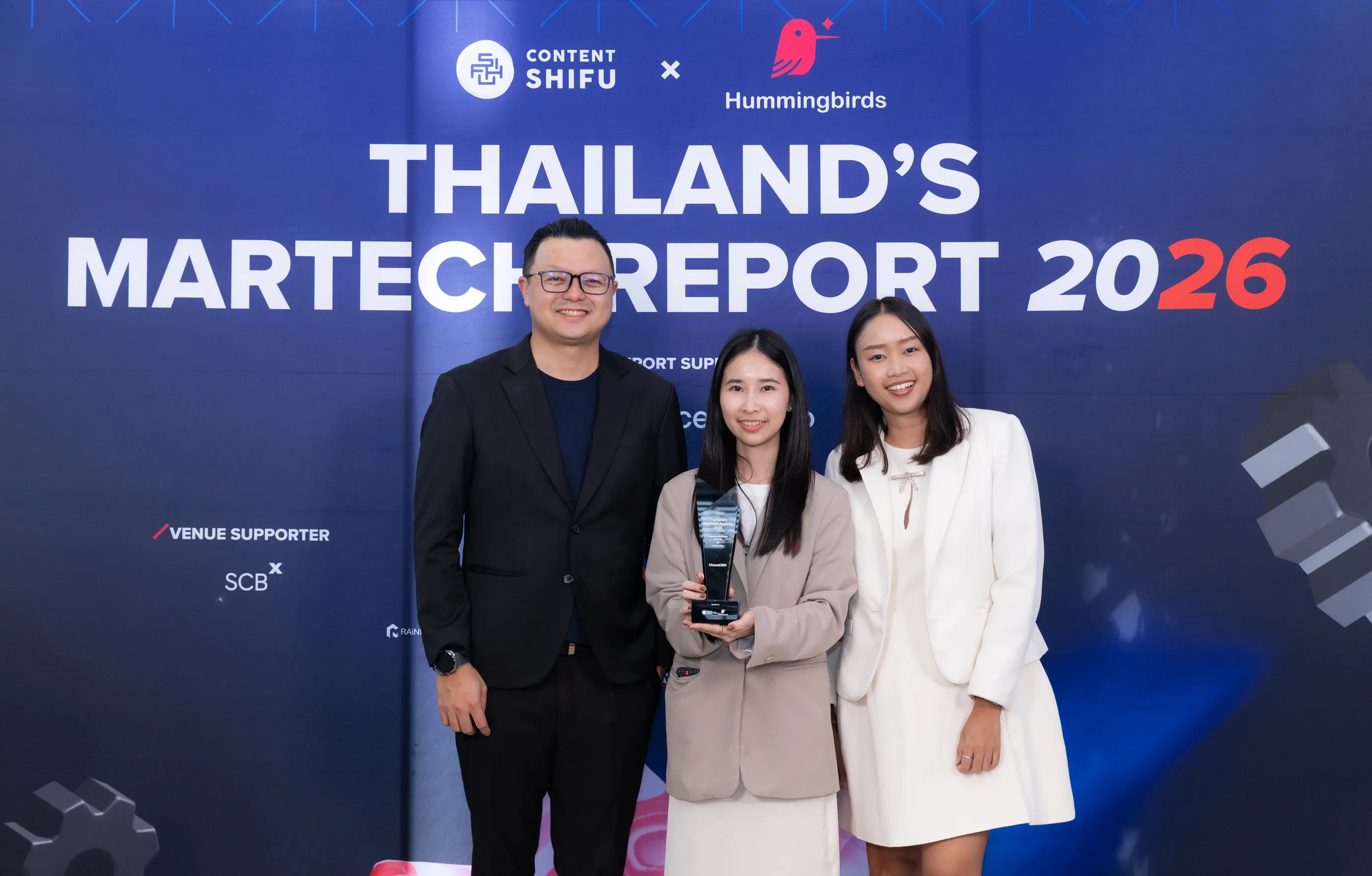 CRM ด้วย AI เปลี่ยนเกมอัตโนมัติขายและการมีส่วนร่วมของลูกค้า