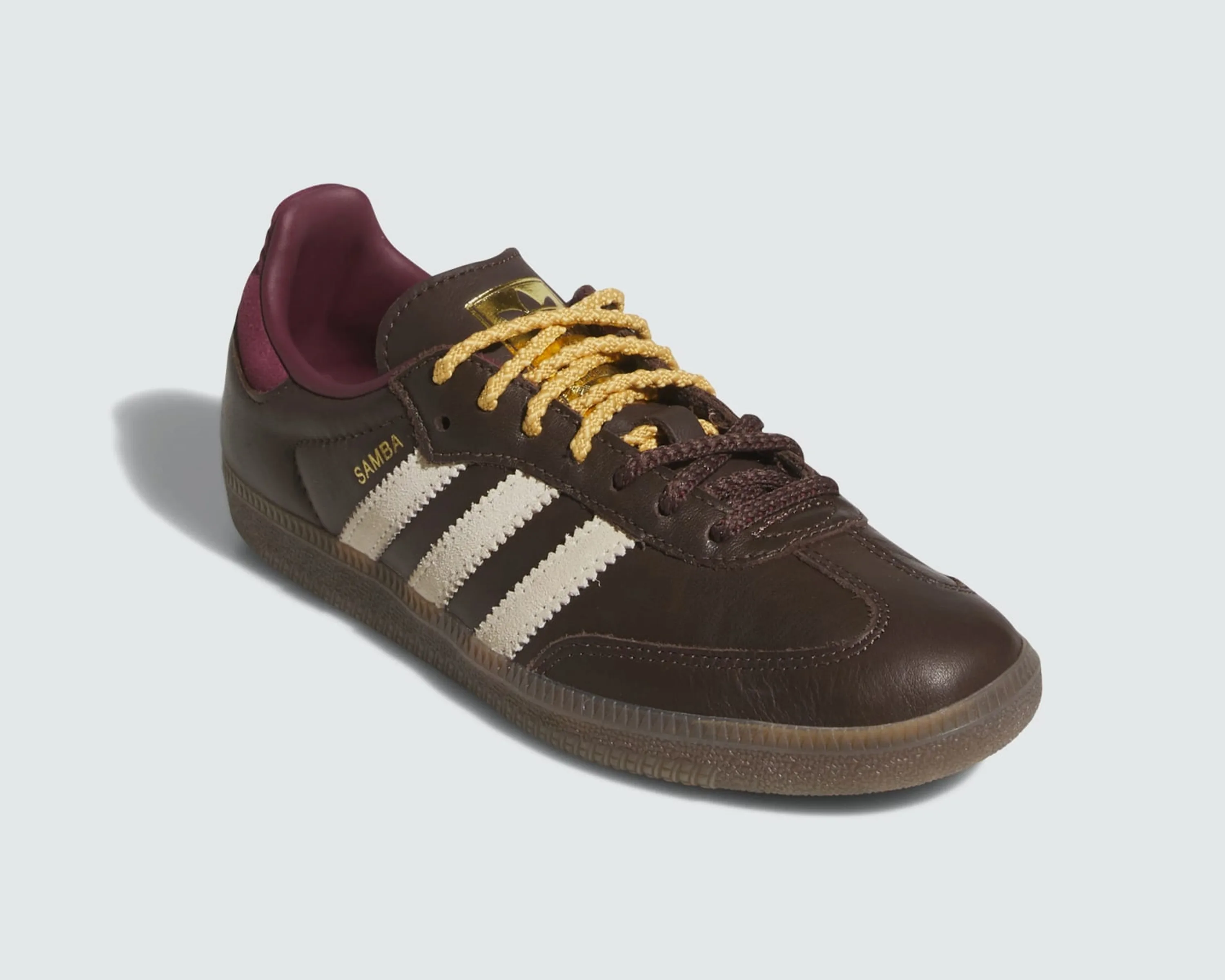 Adidas Samba จากรองเท้าฟุตบอลย้อนยุคสู่ไอคอนสายสตรีทสมัยใหม่