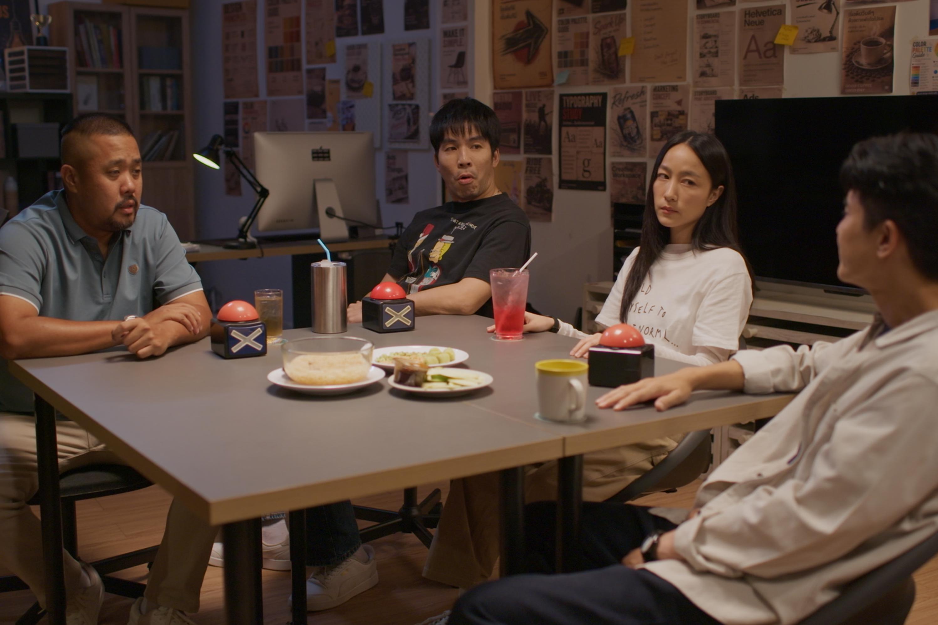 ซิตคอมใต้โต๊ะทำงาน: เสียงหัวเราะที่แสบชีวิตคนทำงาน Gen Z