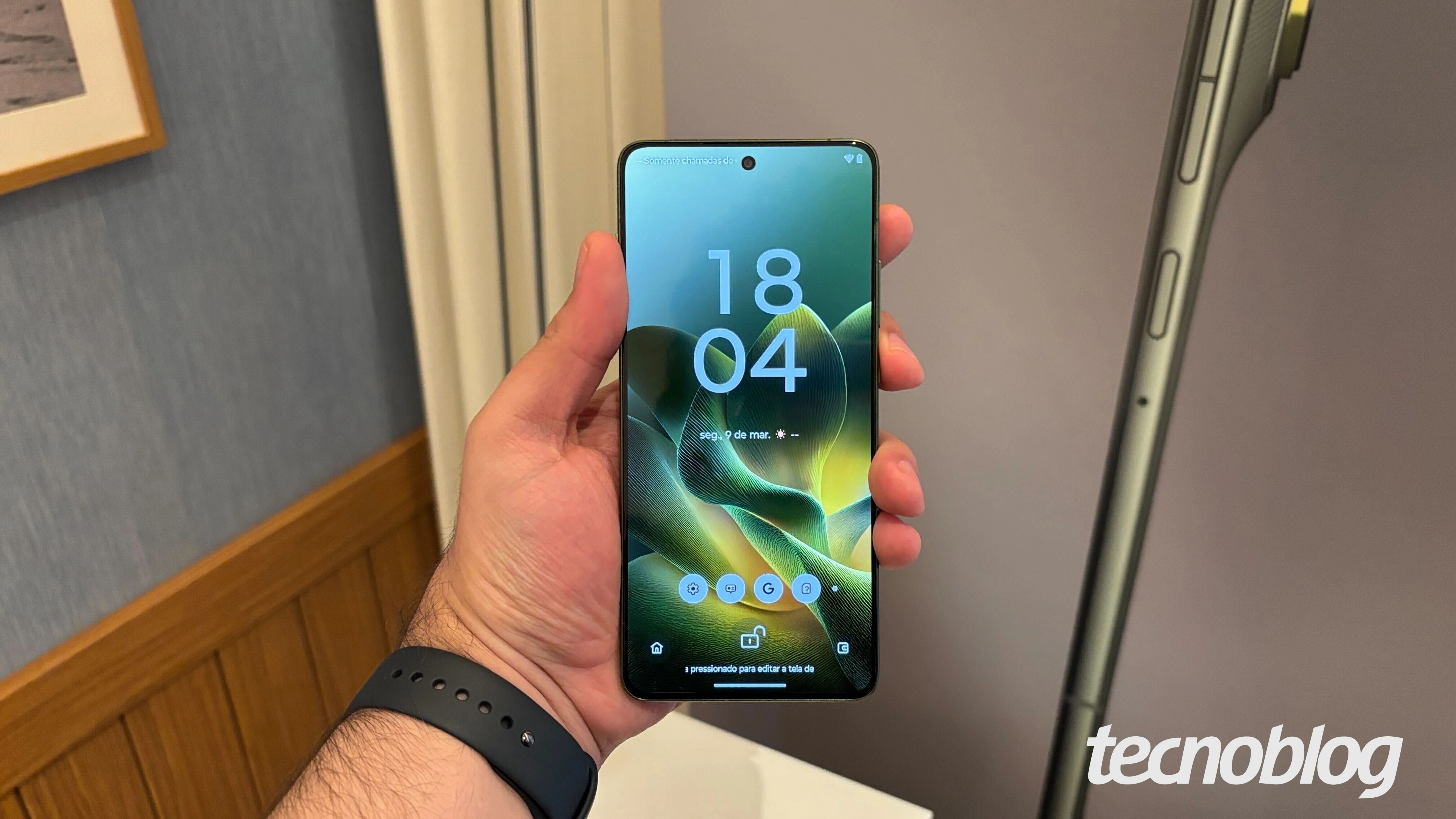 โทรศัพท์บัджเจต ลดราคาแรง Motorola Moto G, Galaxy A และ POCO รุ่นเด่นคุ้มไหม