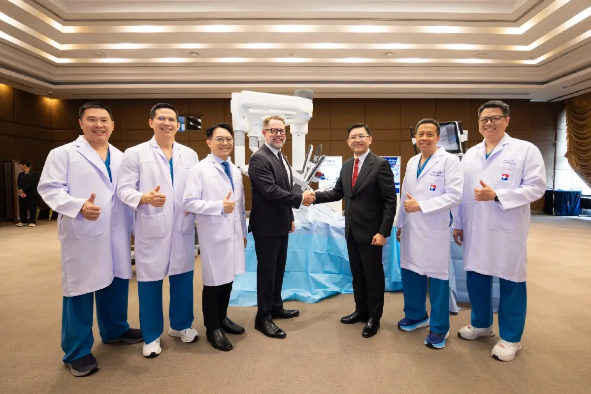 หุ่นยนต์ศัลยแพทย์เปลี่ยนสมรภูมิการรักษา สร้างศูนย์การแพทย์เอเชีย