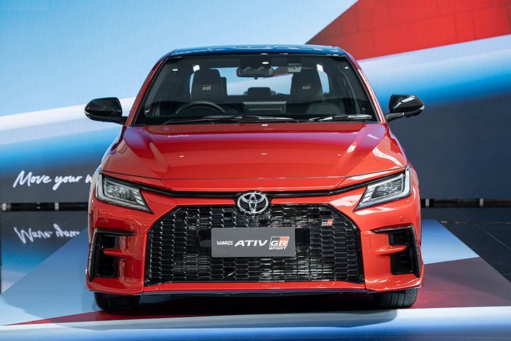 ราคารถ Toyota ล่าสุด ครบทุกไลน์อัพตั้งแต่ Corolla Cross ถึง Alphard