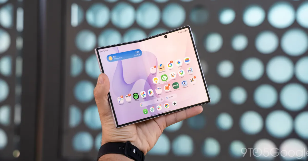 Galaxy Z Fold 8 vs เรือธงปกติ สมาร์ทโฟนจอพับที่คนส่วนใหญ่ควรเลือก
