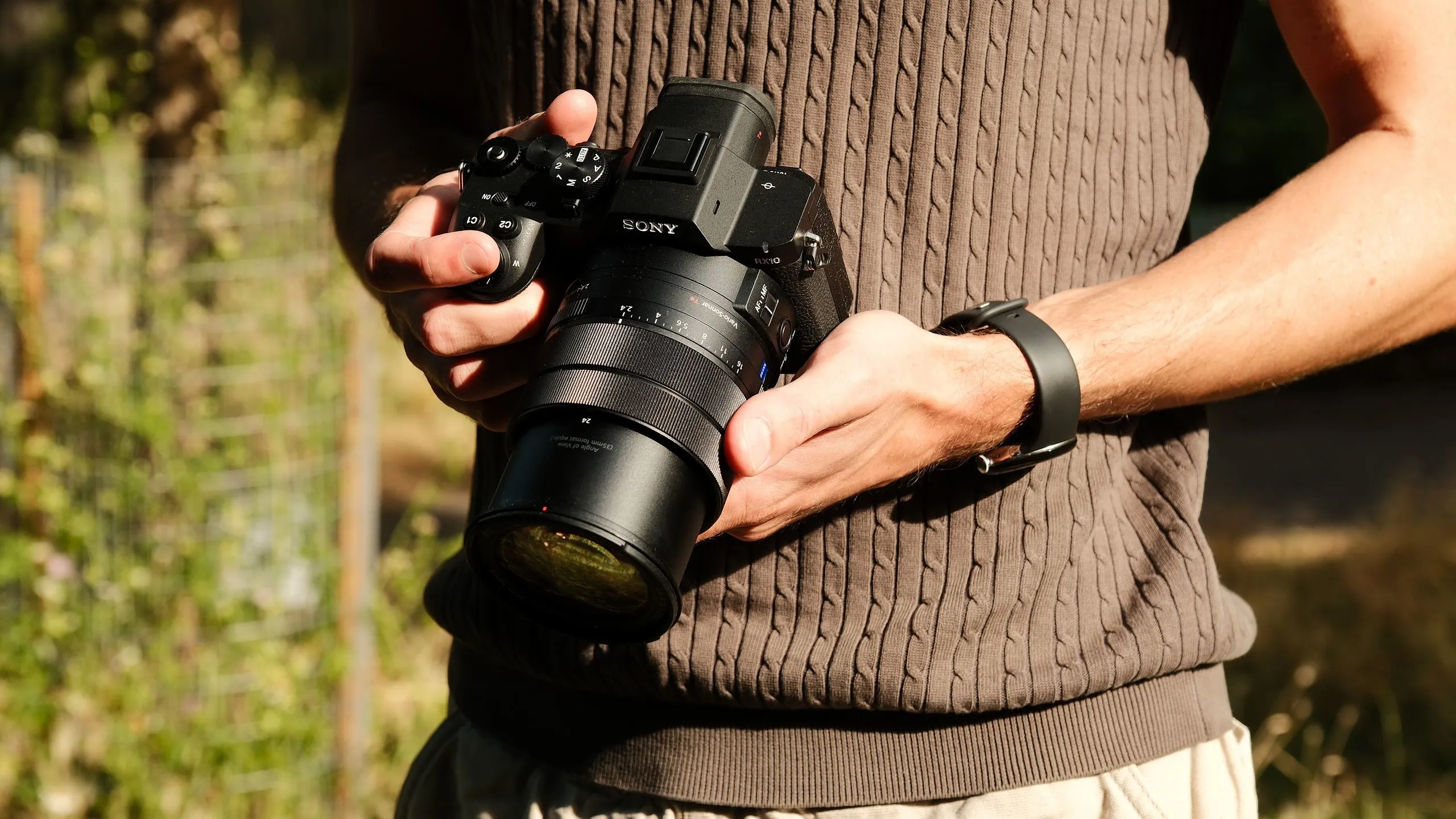 การกลับมาของกล้อง bridge camera ทำไม Sony RX10 V จึงฮิตในหมู่สายซูม