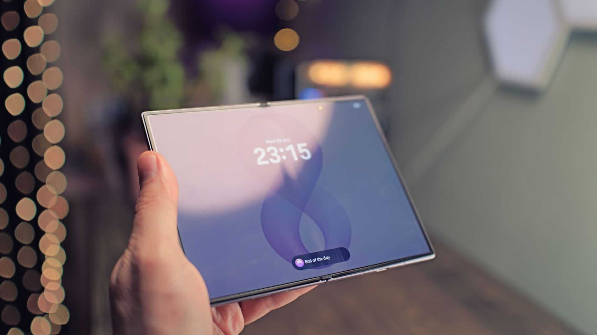 Samsung Galaxy Z Fold 8 สมาร์ทโฟนพับได้จอคู่ที่เก่งเรื่องจอแต่สะดุดความร้อน