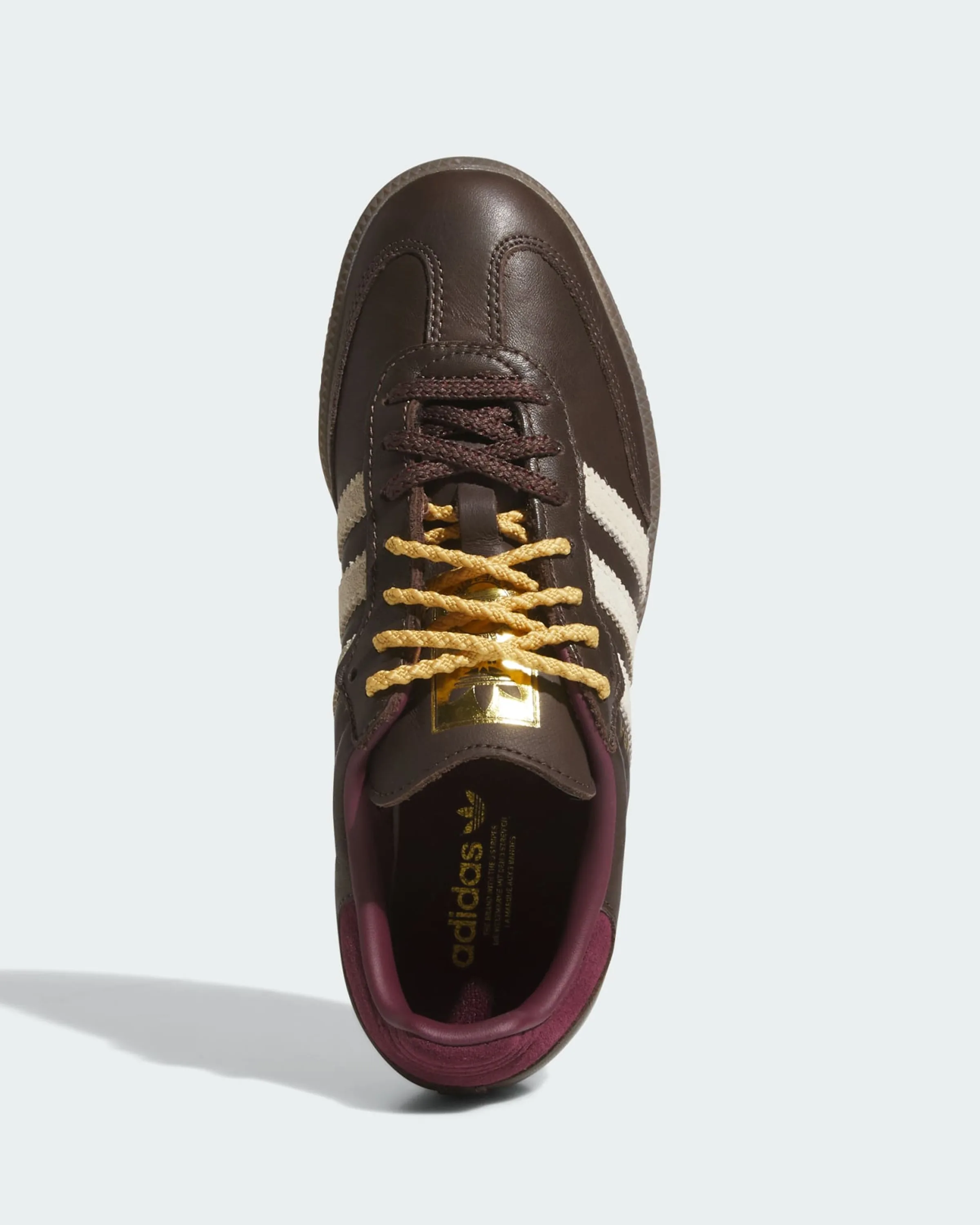 Adidas Samba จากรองเท้าฟุตบอลย้อนยุคสู่ไอคอนสายสตรีทสมัยใหม่