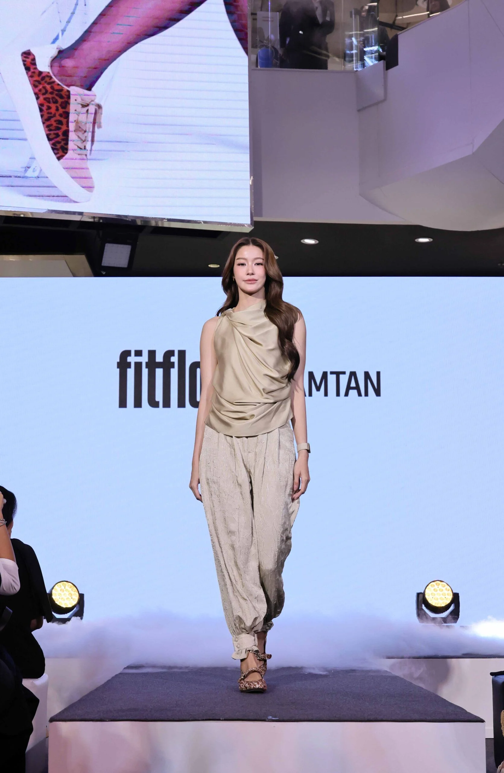 เมื่อรองเท้าสบายต้องขายภาพแฟชั่น: กลยุทธ์แบรนด์แอมบาสเดอร์ของ FitFlop