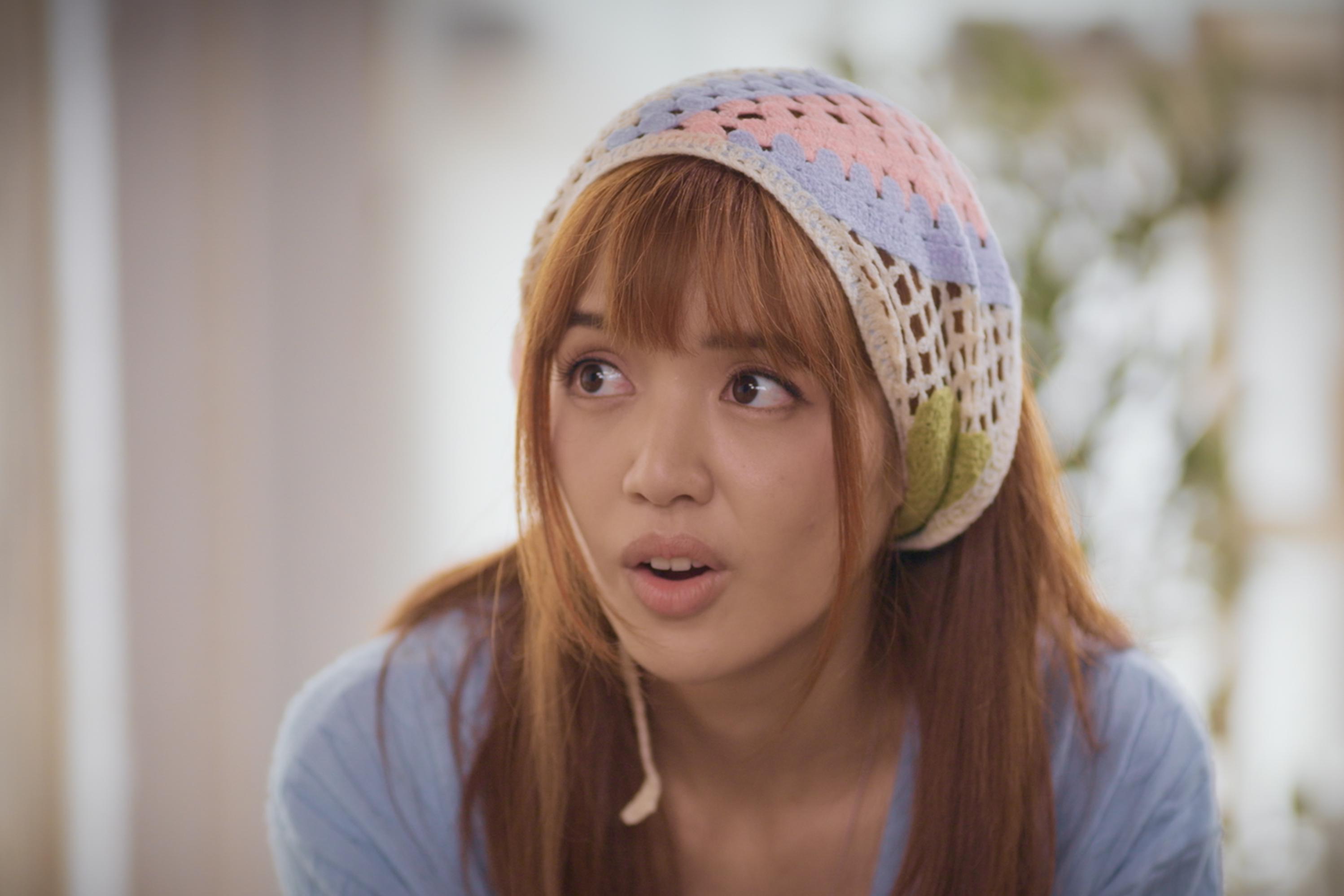 ซิตคอมใต้โต๊ะทำงาน: เสียงหัวเราะที่แสบชีวิตคนทำงาน Gen Z