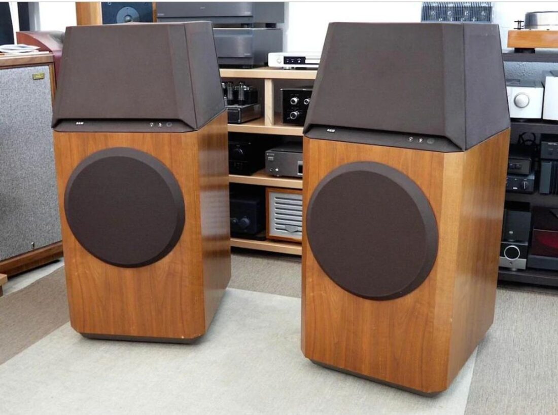 ลำโพงสตูดิโอ vs ลำโพง hi-fi เสียงแบบไหนตรงสไตล์การฟังของคุณ
