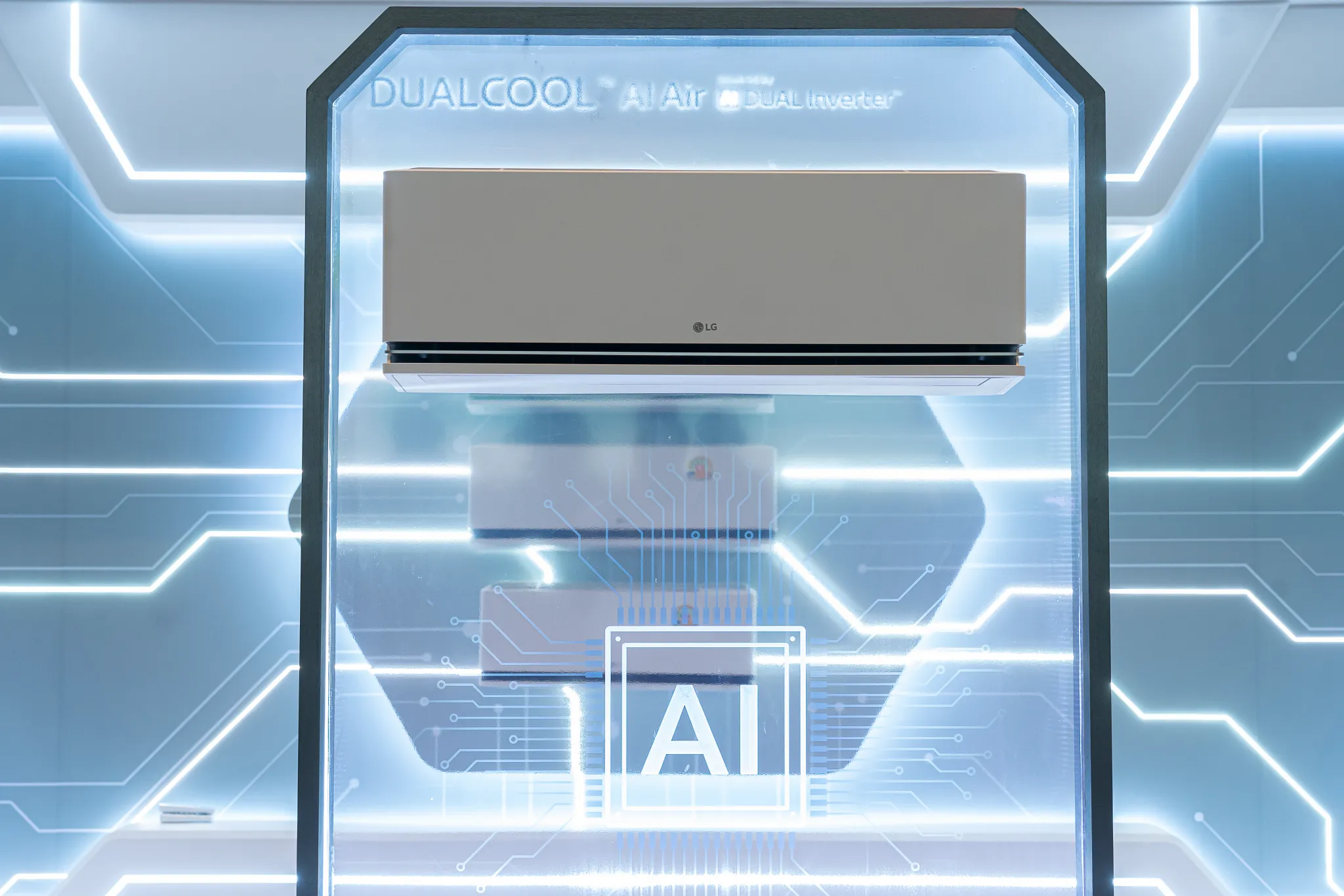 แอลจีรุกแอร์ AI และดาราแบรนด์แอมบาสเดอร์ ชิงเกมเครื่องใช้ไฟฟ้าอัจฉริยะ