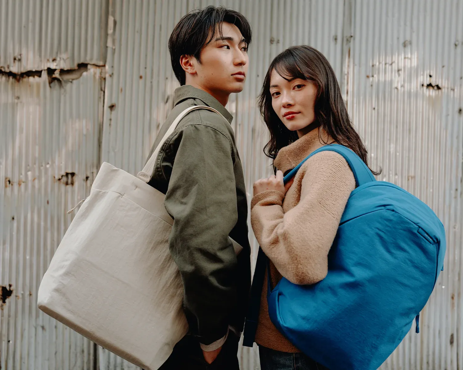 กระเป๋า Messenger ใหม่สำหรับช่างภาพเมือง: Billingham ปะทะ Peak Design