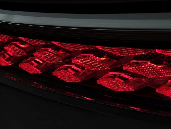 Bentley Torcal EV กับ Mercedes-Benz electric CLA: เมื่อดีไซน์นำเทคโนโลยีในโลกรถยนต์ไฟฟ้าหรู