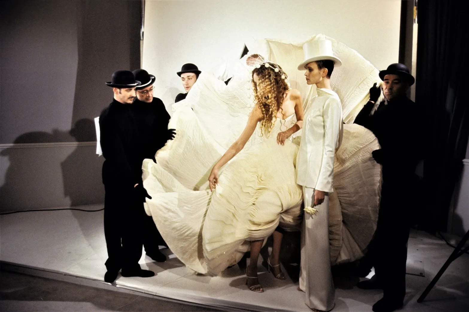 Met Gala กับโจทย์จริยธรรม: เมื่อ John Galliano กลายเป็นเส้นแบ่งระหว่างศิลปะและความรับผิดชอบ
