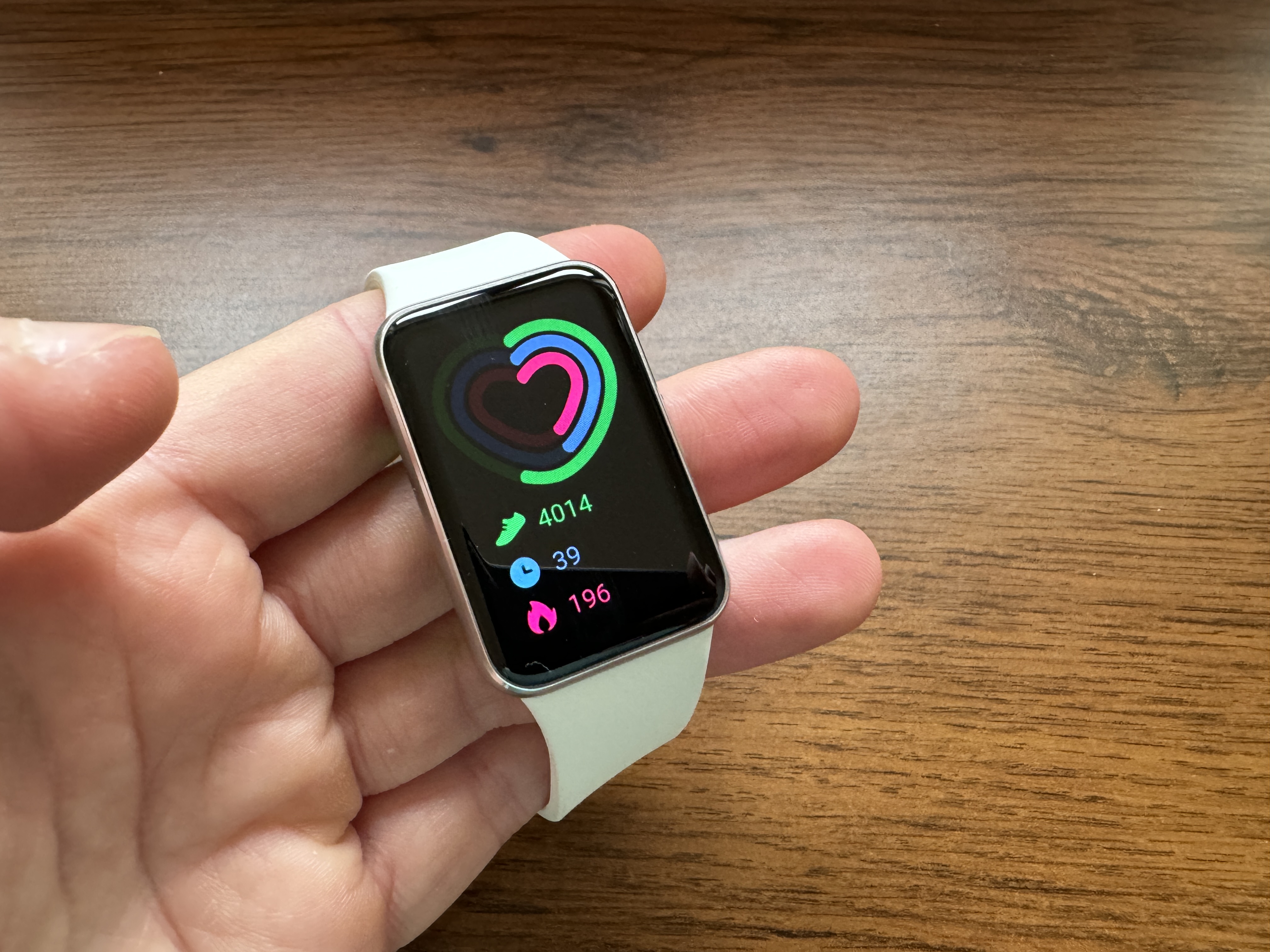 Galaxy Fit 4 Bluetooth 5.4 พลิกเกมสายรัดข้อมือราคาประหยัด