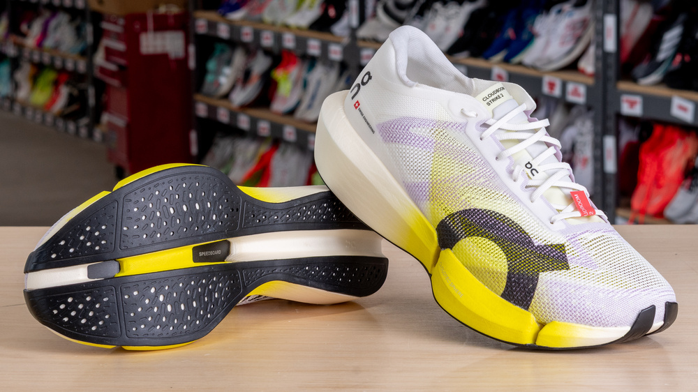 สามรองเท้าแข่งวิ่งระยะไกลชนกันตรงๆ: SuperComp Elite v6, Hyperboost Edge และ Cloudboom Strike 2