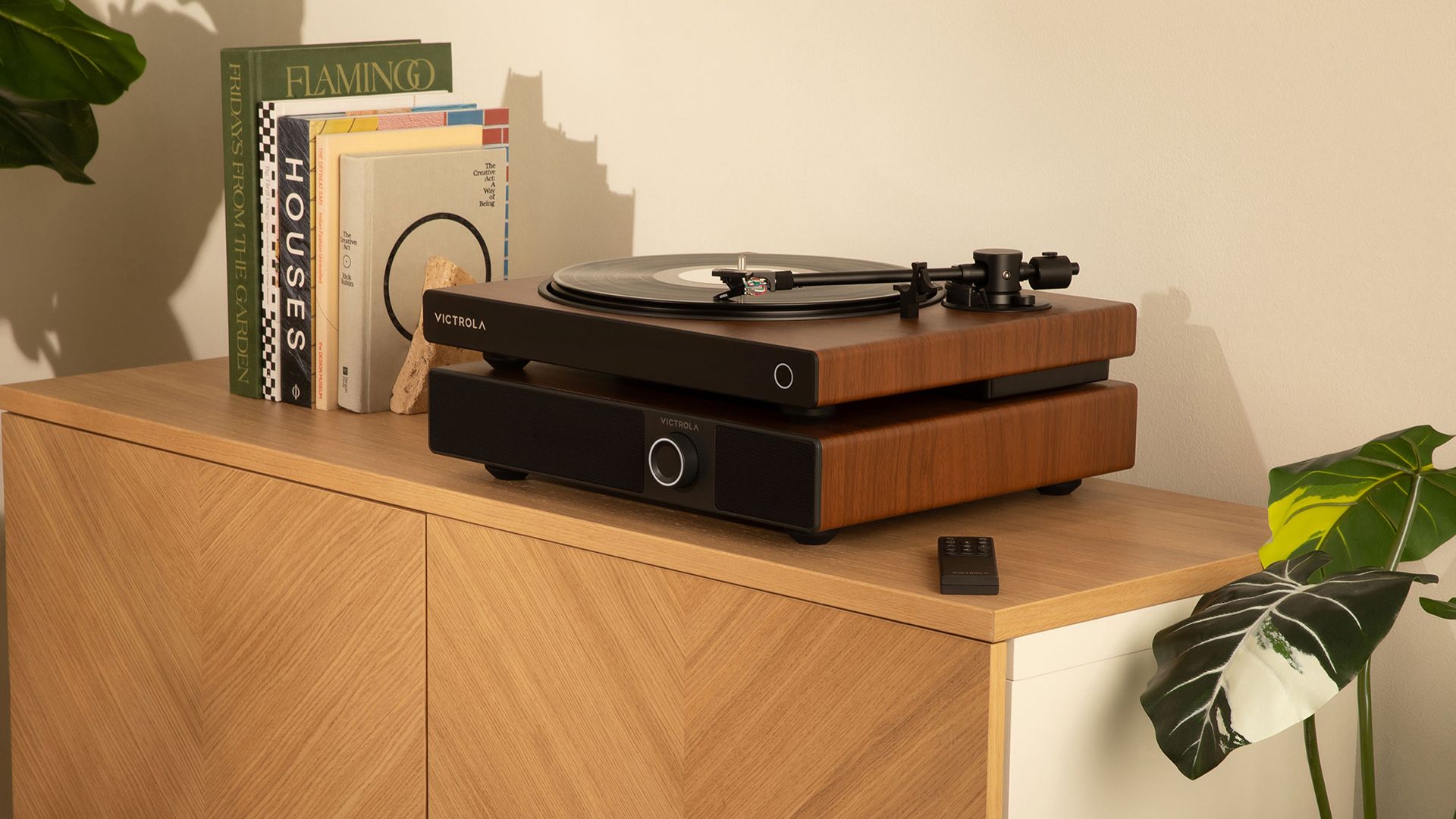 Victrola Wave เปลี่ยนโลกไวนิลให้ไร้สายด้วย Auracast และ aptX HD