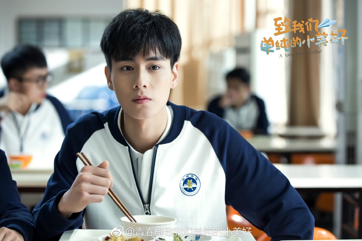 เมื่อผู้ใหญ่มาเล่นเด็ก มองดราม่านักแสดงอายุห่างบทบาทในซีรีส์นักเรียน