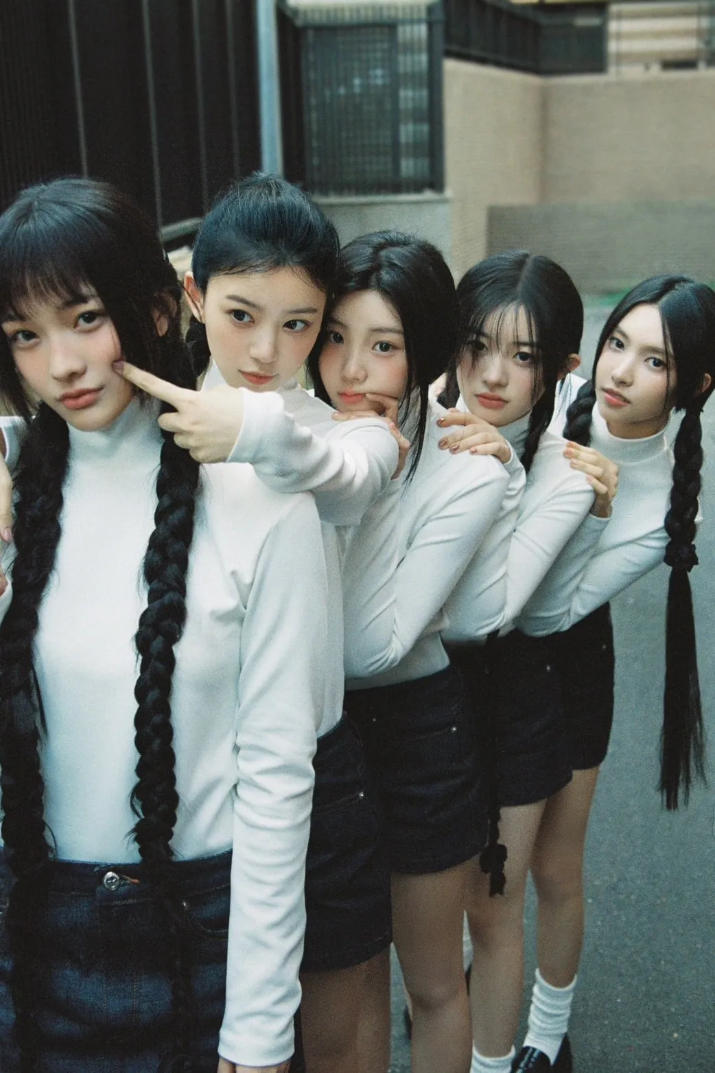 ด้านมืดของ K-pop: ทำไมครึ่งหนึ่งของไอดอลหายไปใน 3 ปี