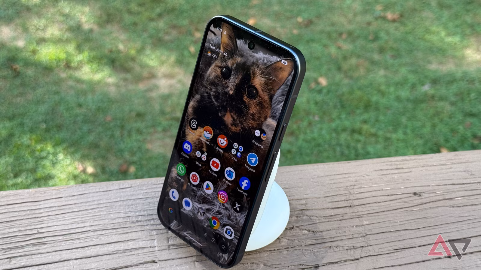 Google PixelSnap Magnetic Charger ลดครึ่งราคา น่าซื้อก่อน Pixel 11 หรือไม่