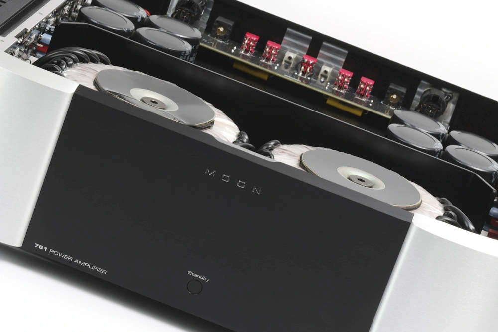 ท็อปแอมพลิฟายเออร์ไฮเอนด์: Simaudio Moon 761, Esoteric S-05XE และ Heaven 11 Billie Mk3