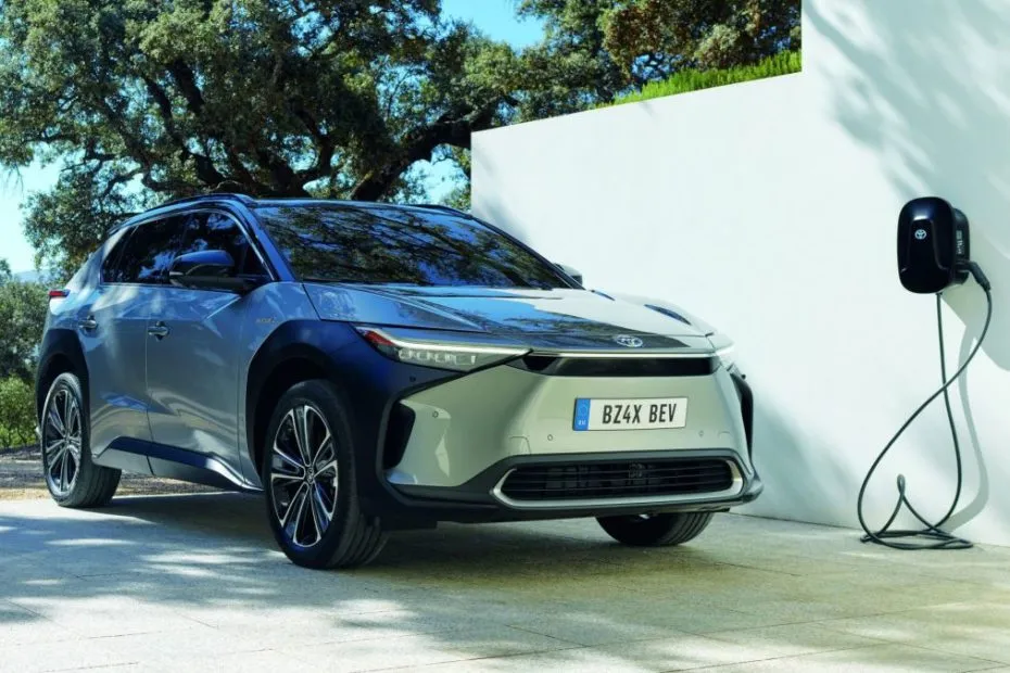 Toyota bZ4X ราคา 1.84 ล้าน การท้าชนตลาด EV กลาง