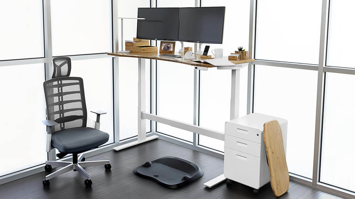 ศึกโต๊ะปรับความสูงเสถียรภาพ: Vari Electric Desk vs UPLIFT V3