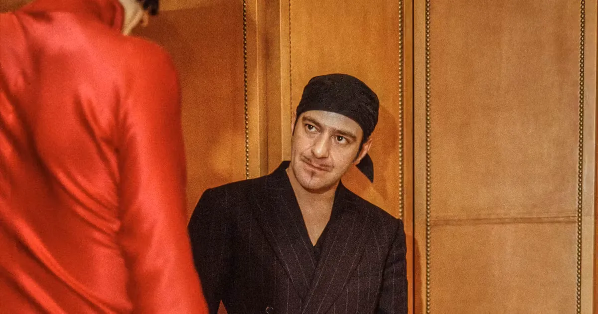 เมื่อแฟชั่นต้องรับผิด: นิทรรศการ John Galliano กับจริยธรรมในพิพิธภัณฑ์