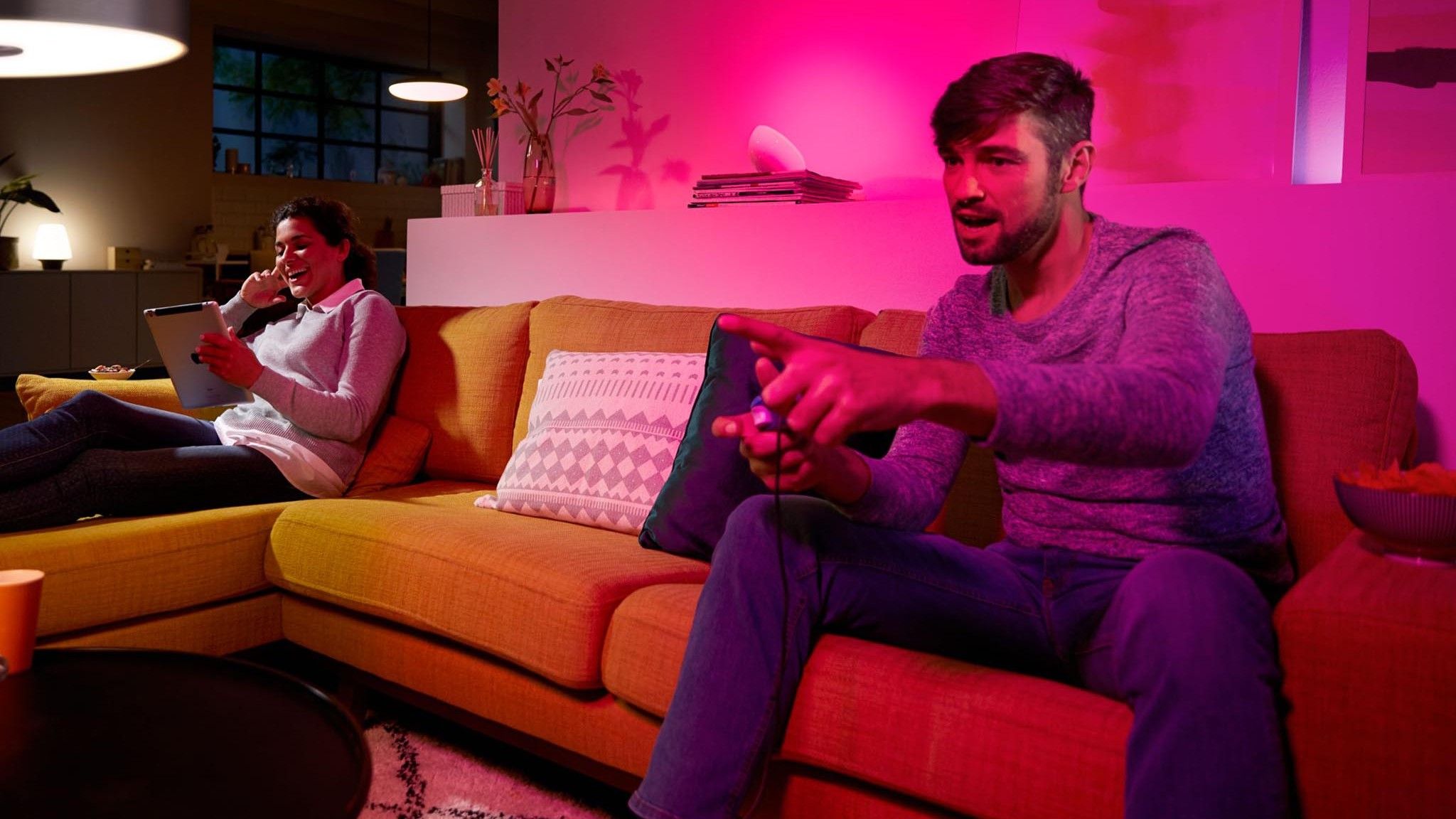 ไฟ LED Strip สมาร์ท เปลี่ยนห้องธรรมดาให้มีสีสันและบรรยากาศ