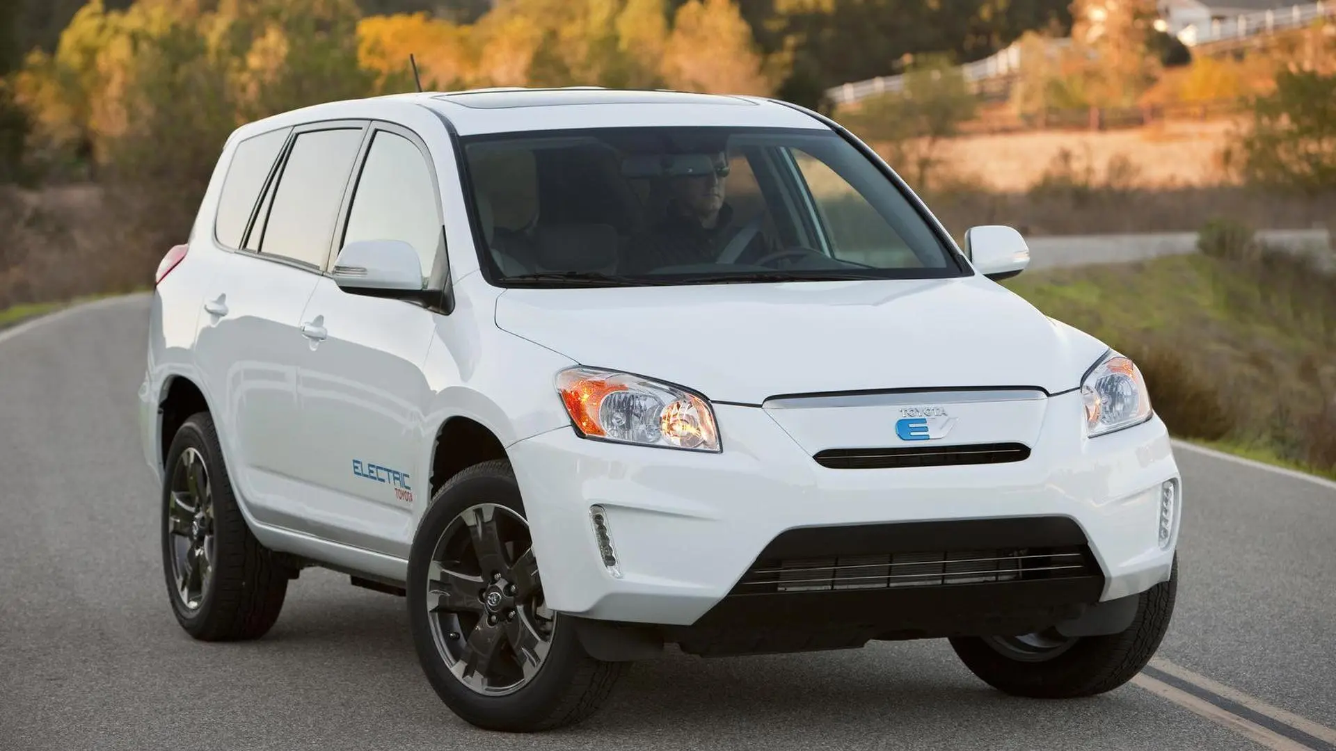 Toyota bZ4X รถ EV ญี่ปุ่นราคา 1.836 ล้าน ท้าชนกระแสแบรนด์จีน