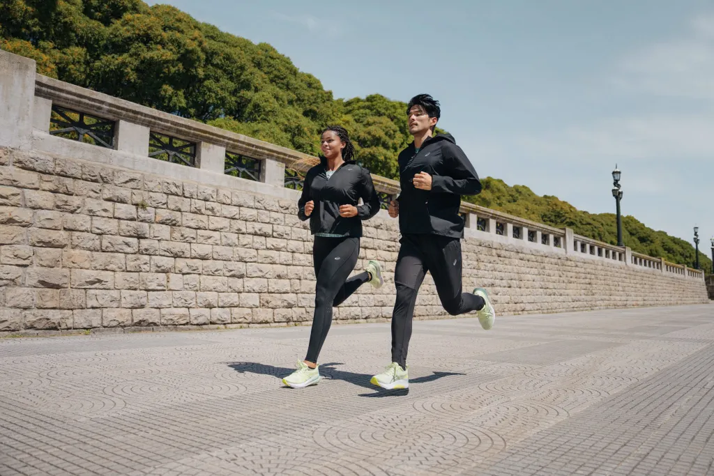 รองเท้าวิ่งเทคโนโลยีใหม่ Hyperboost และ Gel-Kayano 31 เปลี่ยนเกมการวิ่งถนน