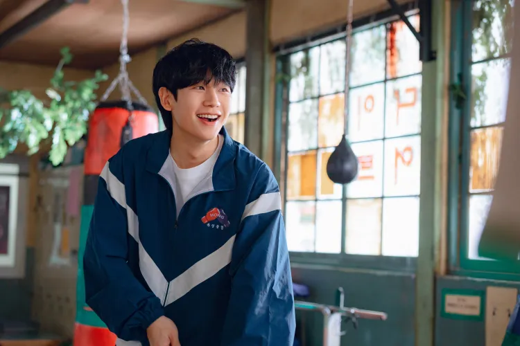 ทำความรู้จักทีมนักแสดง Our Sticky Love รักติดหนึบ ที่ทำให้เคมีบนจอเหนียวหนึบกว่าตังเม