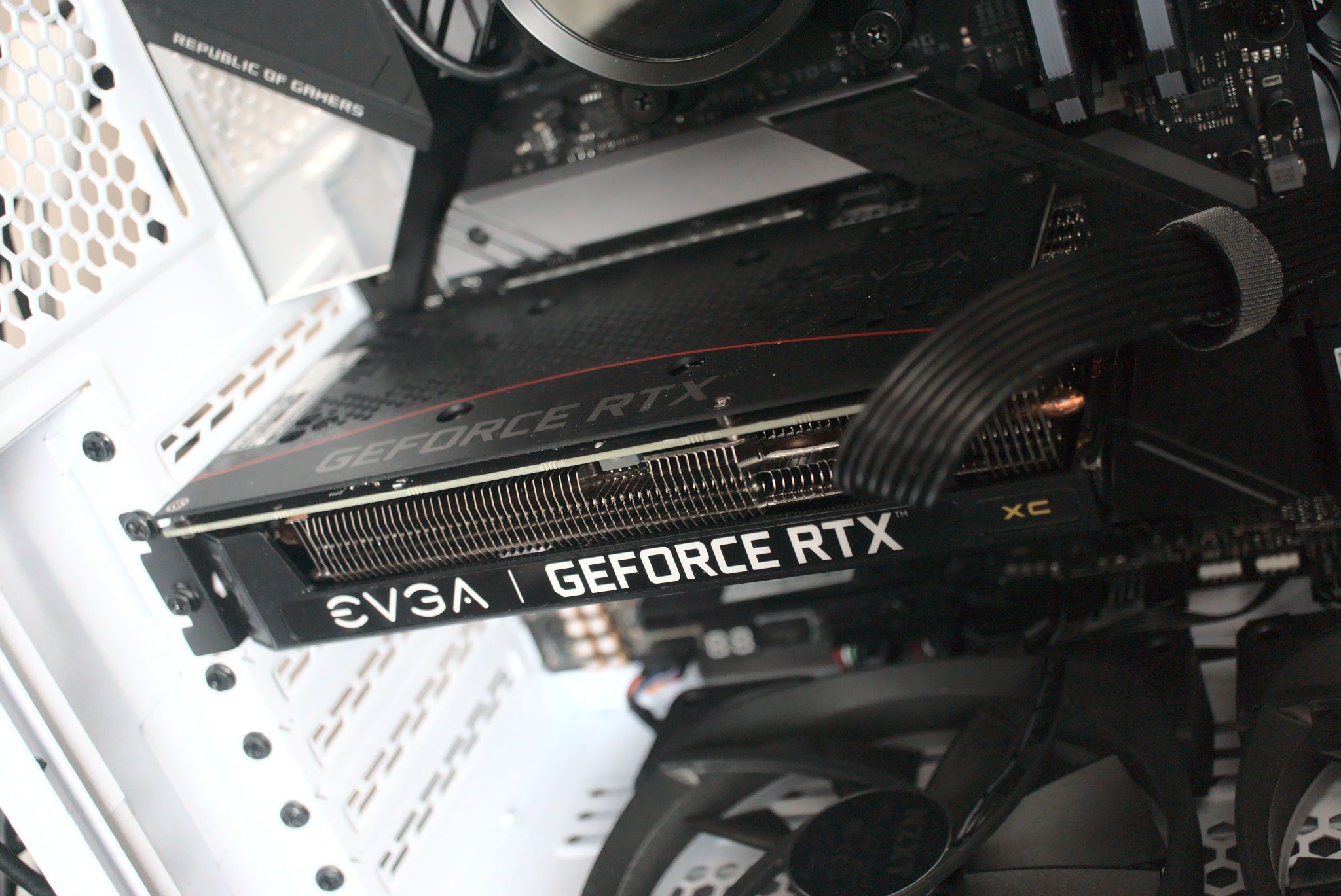 ล่าเหนือราคาเปิด: ดีลการ์ดจอ RTX ในฝันที่ยังมีอยู่จริง