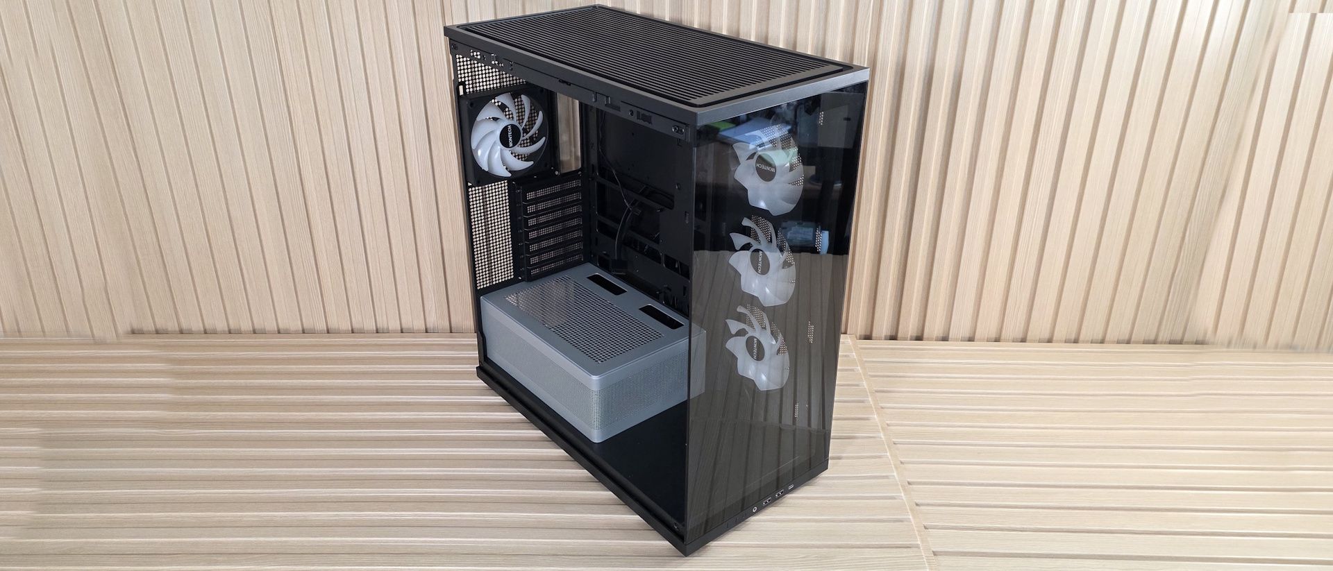 เลือกเคสพาโนรามิก Mid-Tower ใต้กระจก Tempered สำหรับเกมเมอร์สาย RGB