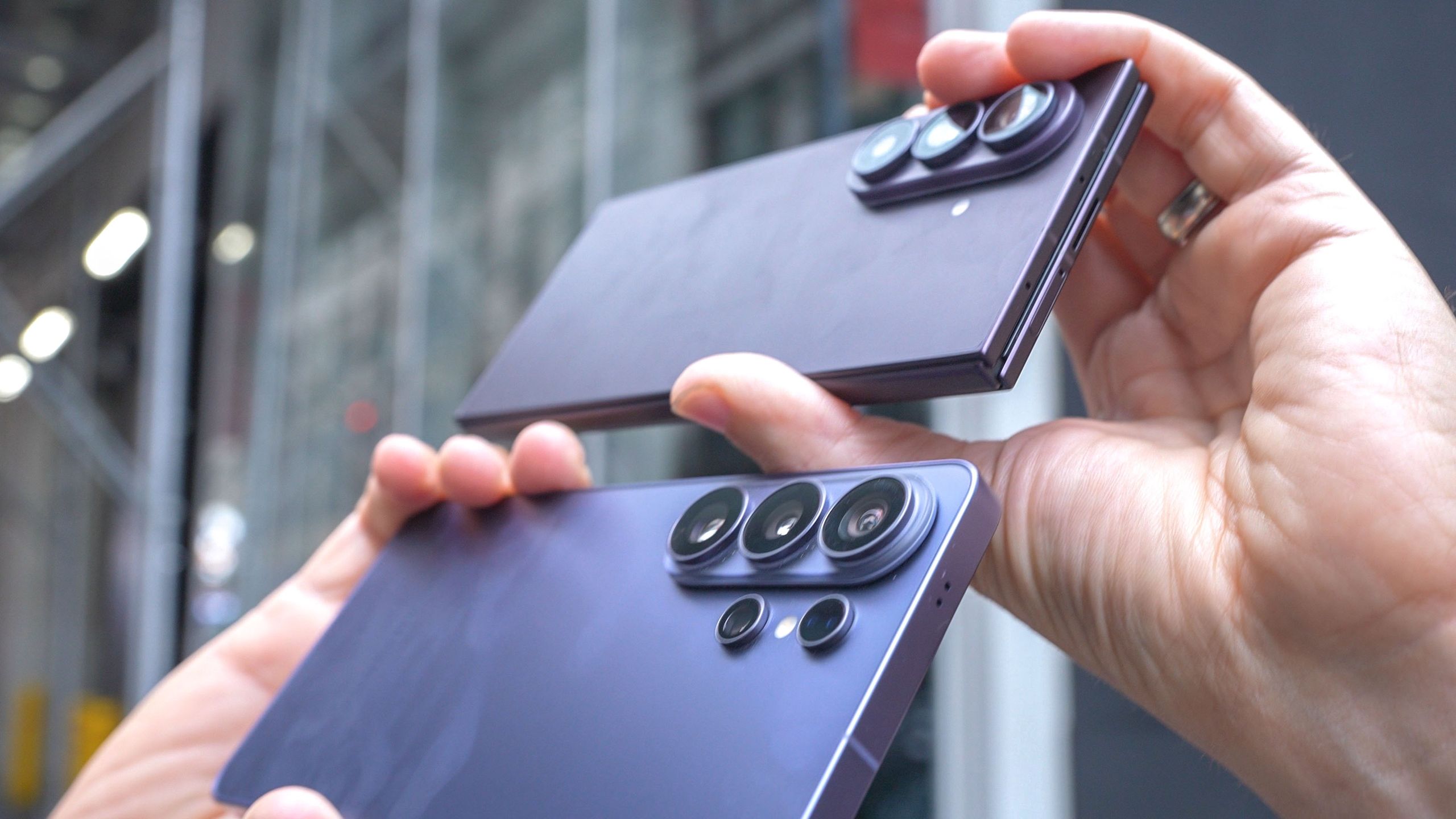 ฟอลดเบิล vs แฟลกชิป: เปรียบเทียบ Galaxy Z Fold 8 Ultra กับ S26 Ultra เพื่อคนรักกล้อง