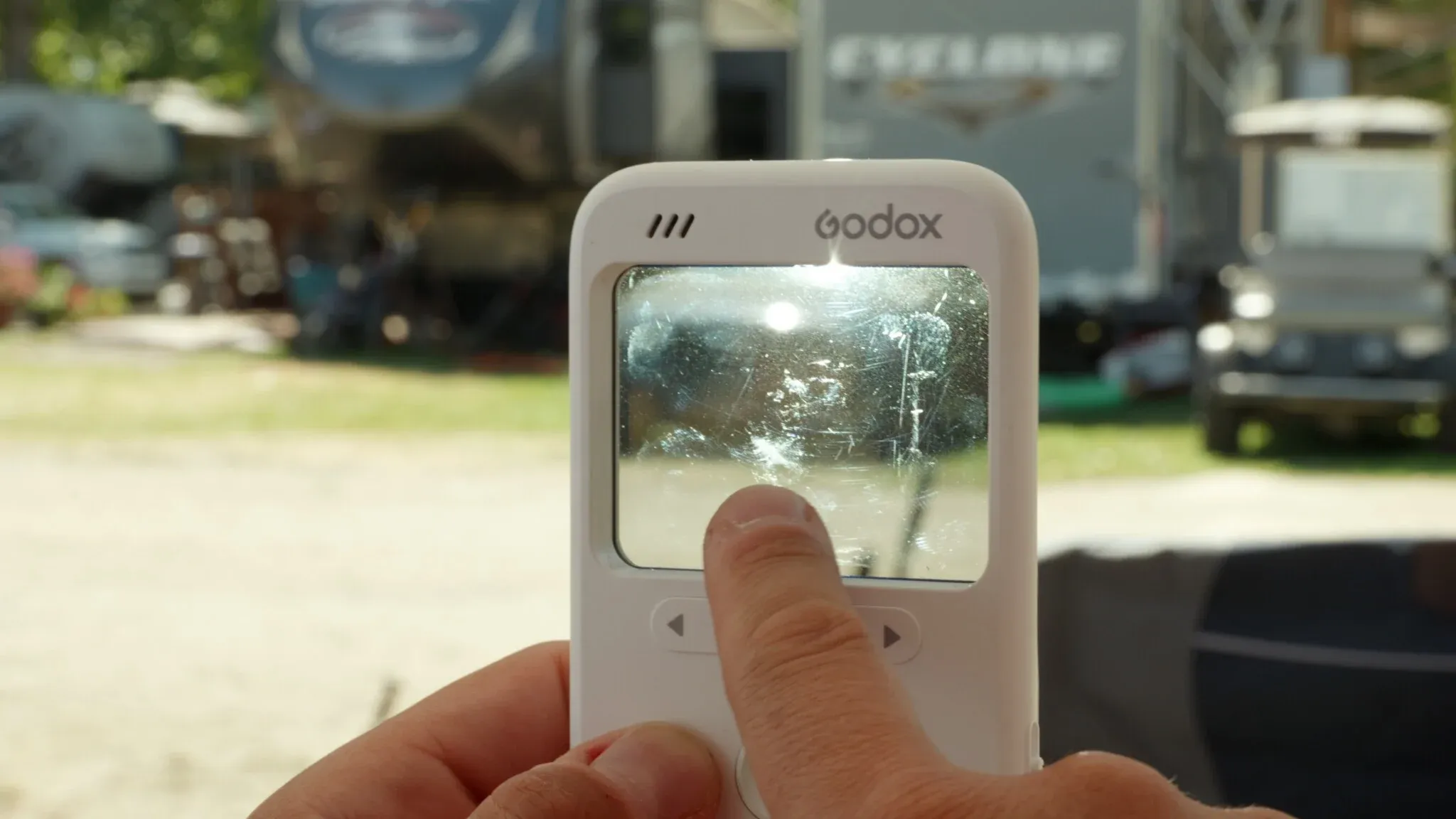 รีวิวกล้อง Godox C100 transparent viewfinder camera ของเล่นไวรัลหรือเครื่องมือถ่ายภาพจริงจัง