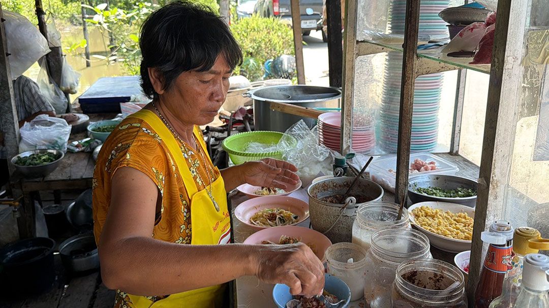 ตำนานอาหารริมถนนที่ยืนหยัดผ่านหลายทศวรรษ