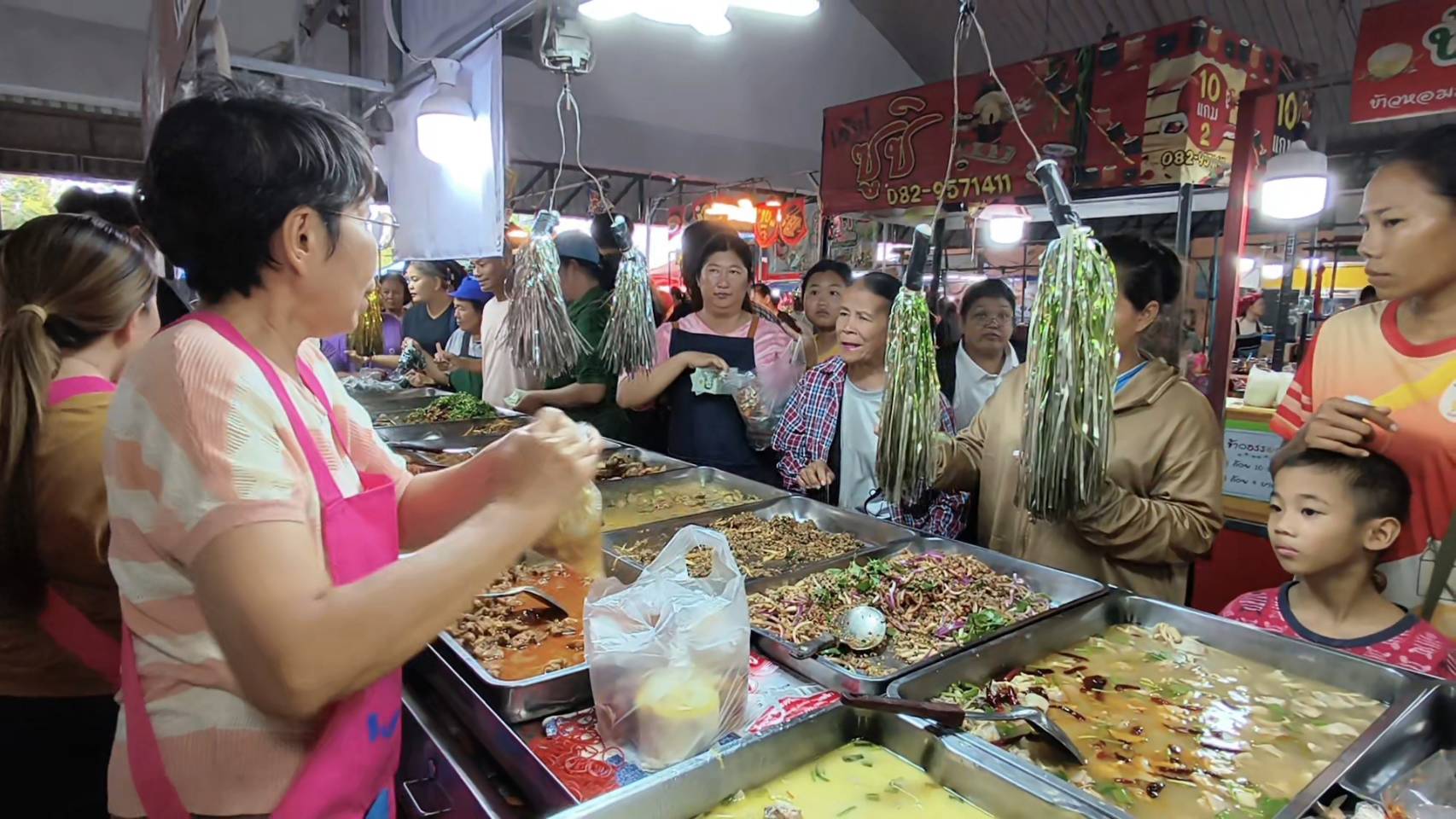 ร้านแกงราคาย่อมเยาว์ เมื่อธุรกิจเล็กแบ่งกำไรคืนชุมชน