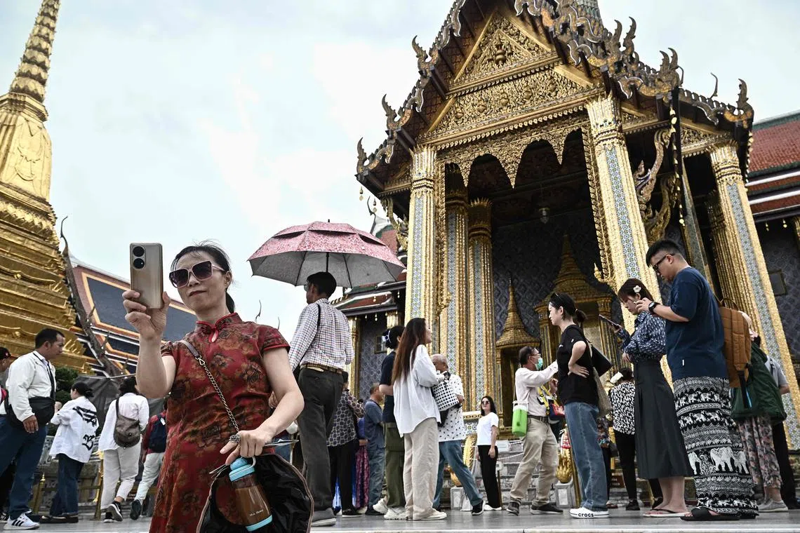 ทำไมนักท่องเที่ยวจีนหันไปหาเกาหลีใต้และเวียดนามมากขึ้น