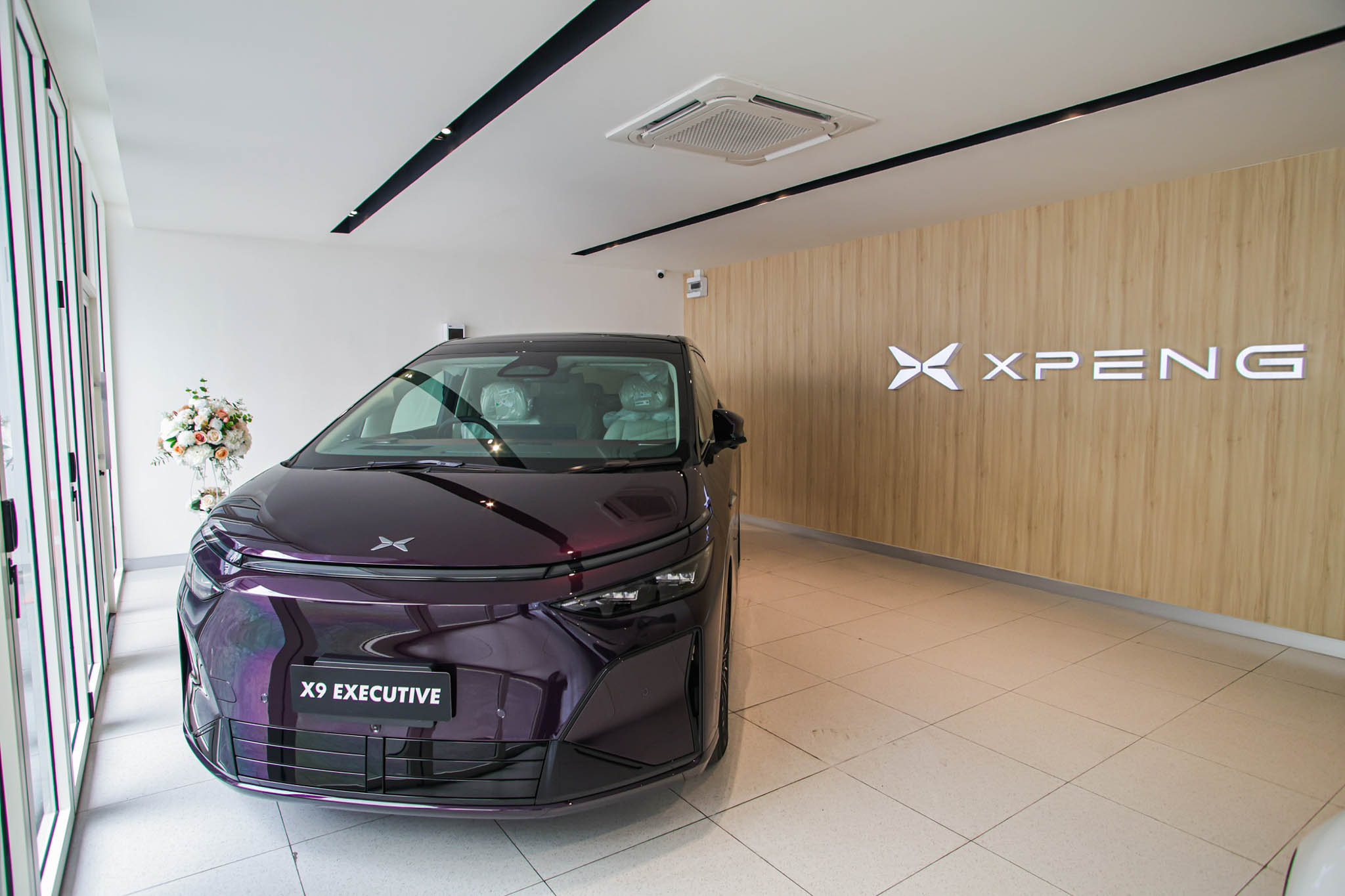 ศูนย์บริการรถไฟฟ้าพรีเมียมใหม่ของ XPENG เปลี่ยนเกมเจ้าของ EV อย่างไร