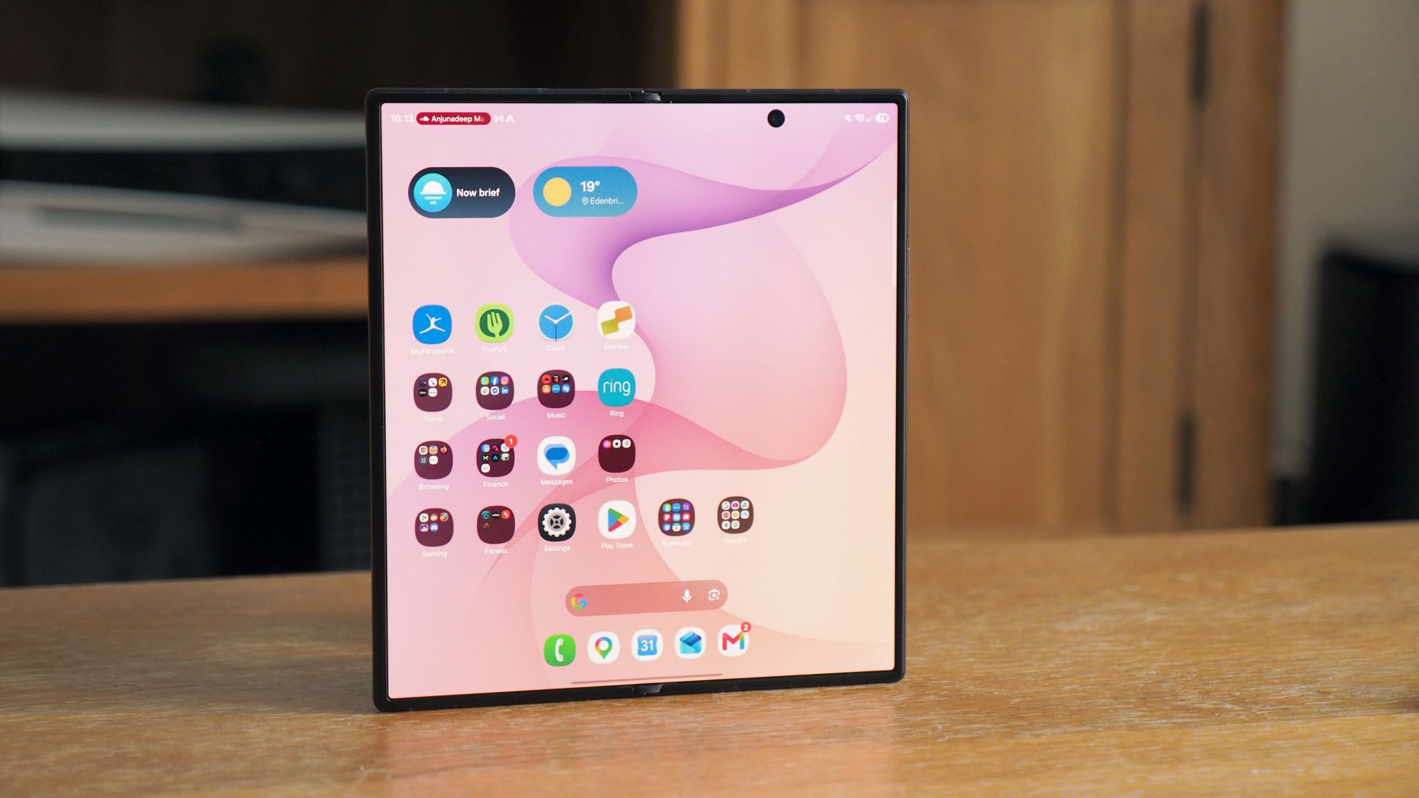 Galaxy Z Fold 8 Ultra vs Z Fold 8 รุ่นปกติ: จอพับพรีเมียมตัวไหนคุ้มกว่ากัน