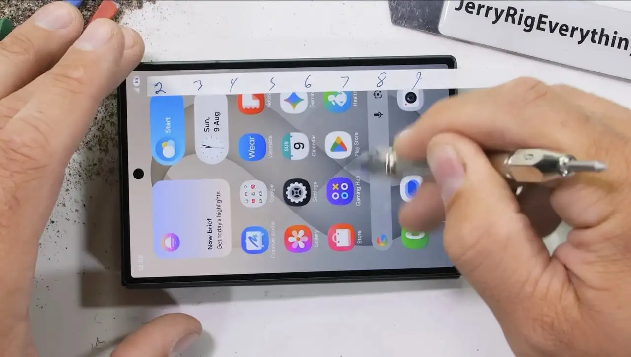 Galaxy Z Fold8 ทดสอบความทนทาน: Armor Flex Hinge แกร่ง แต่กล้องยังน่าห่วง