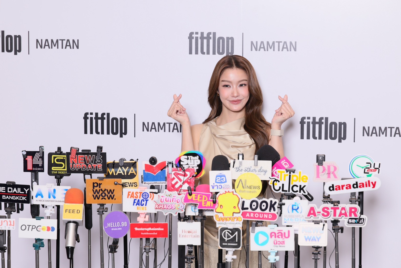 รองเท้าสบายแฟชั่นยุคใหม่ เมื่อ FitFlop ใช้เซเลบริตี้พลิกเกมฤดูหนาว