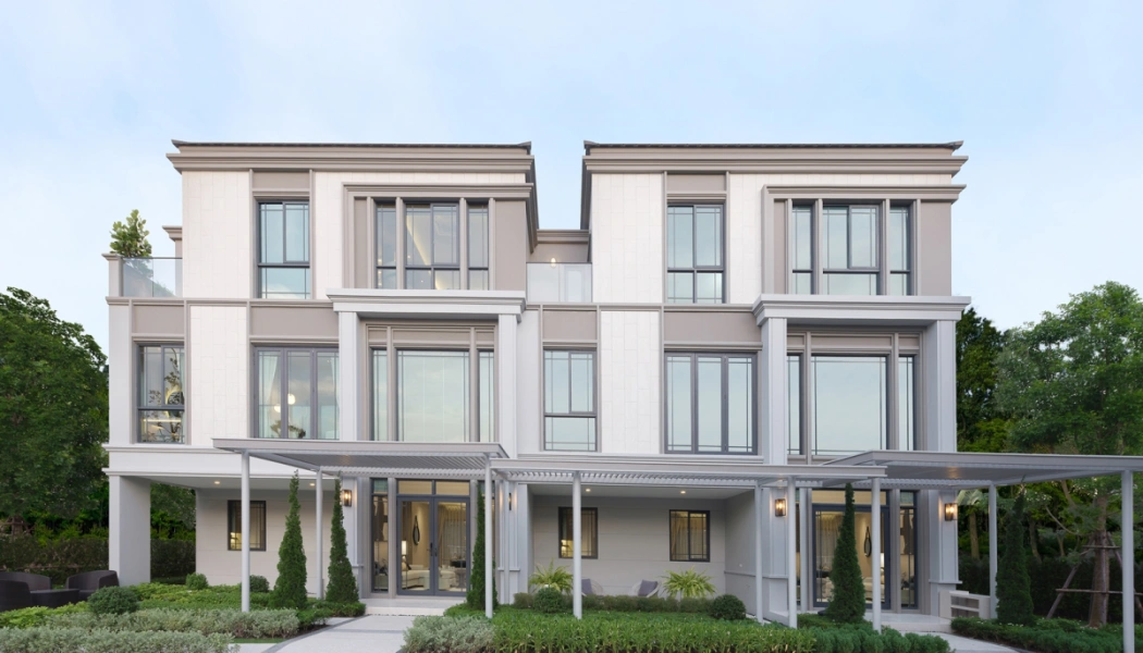 สองกลยุทธ์โรงแรม: รีสอร์ทพรีเมียมชนบัджเจตบนสมรภูมิตลาดใหม่