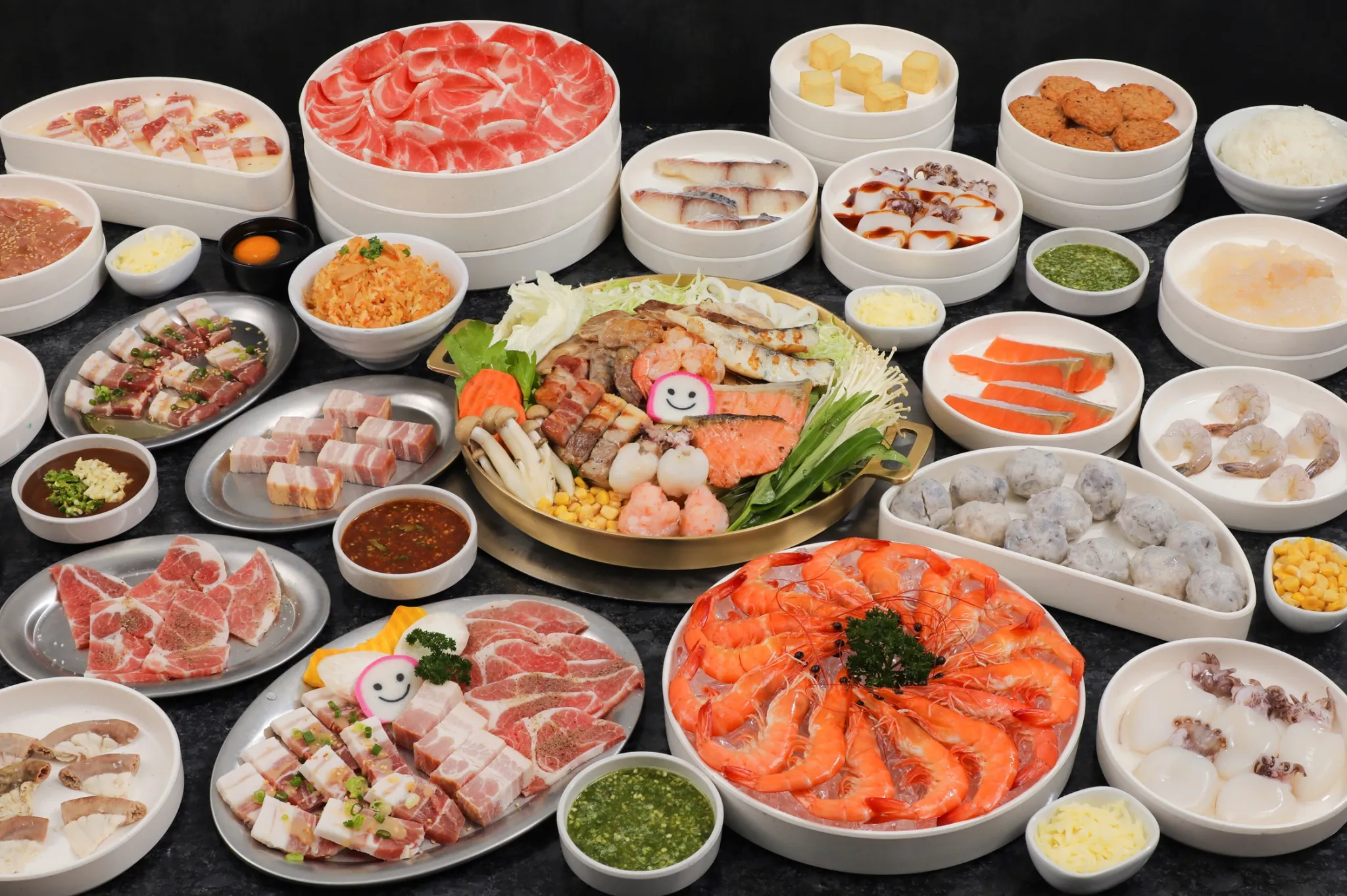 บุฟเฟต์ราคา 399 บาท เน้นคุณภาพ เปรียบเทียบ GON BUFFET กับ Château Grill & Gather