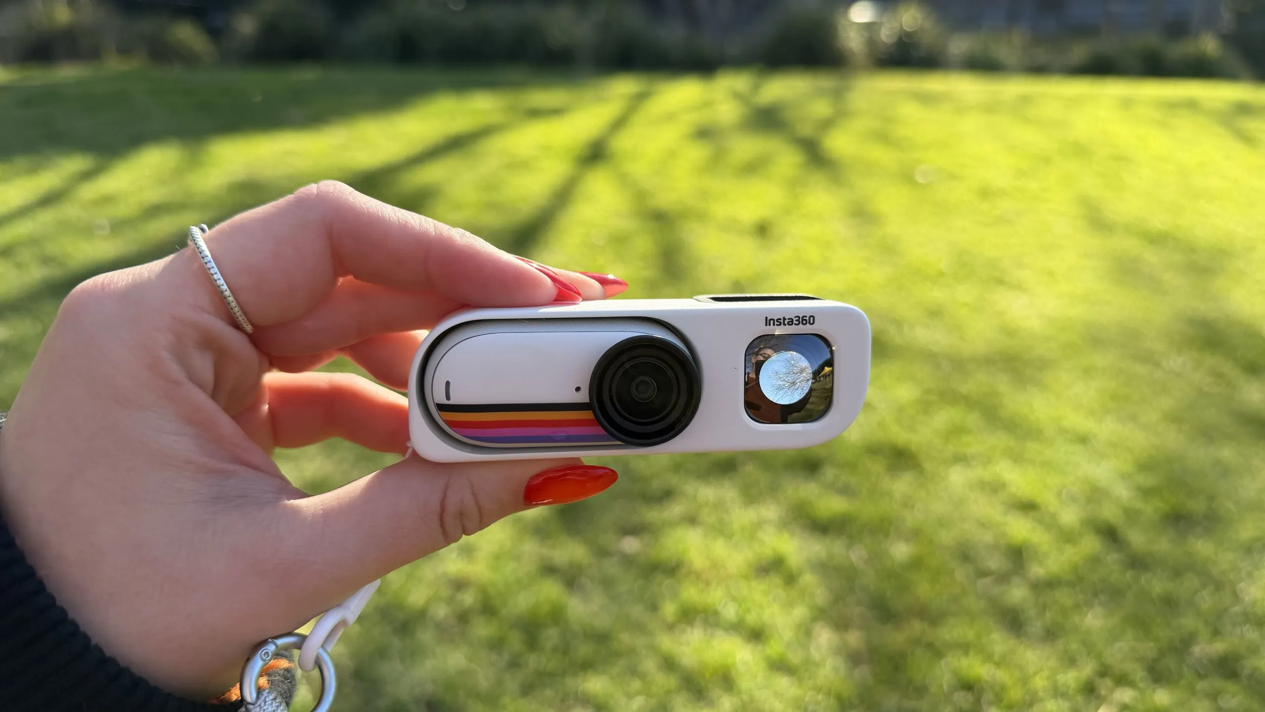 กล้องแอคชั่นขนาดเล็กกันน้ำถ่ายวิดีโอ 4K 60fps เลือก GoPro หรือ Insta360